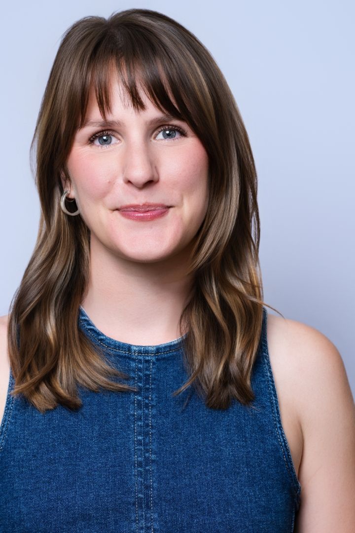 Portrait professionnel femme sourire naturel Lausanne - Professional natural smile women portrait Lausanne