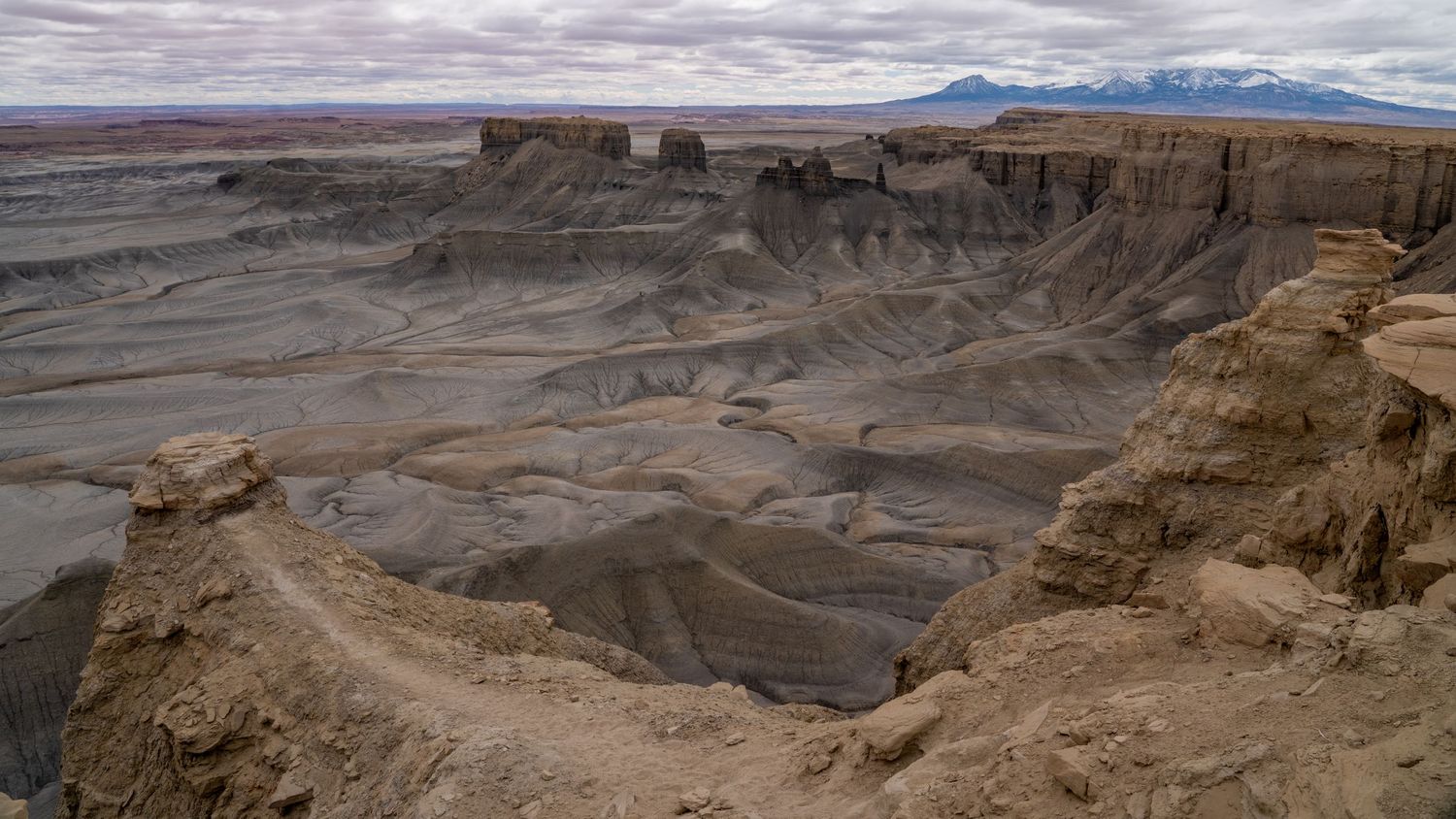 Hanksville Swing Arm City photography desert hills sunset photographer Jenny Casad Moonscape Overlook