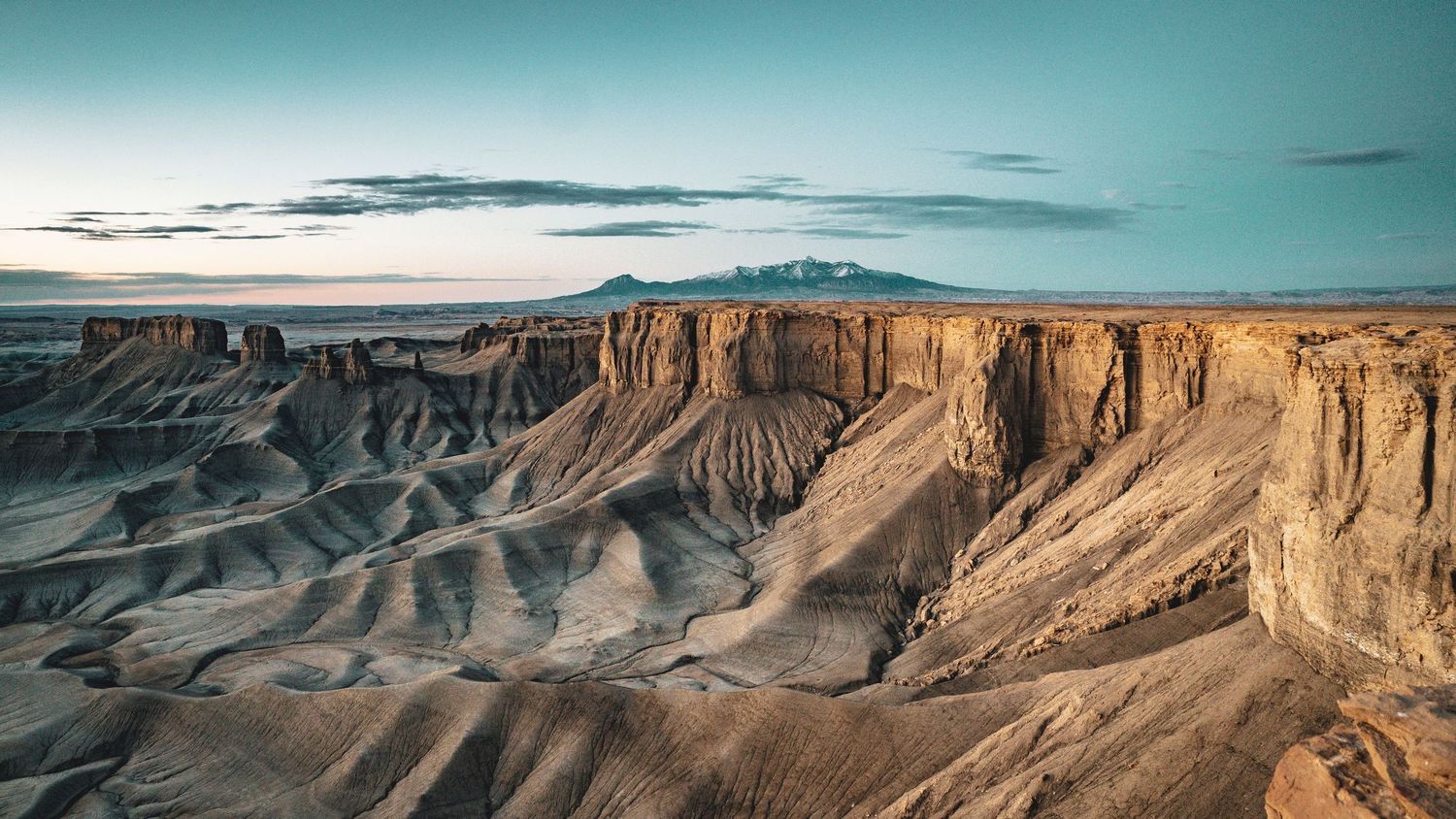 Hanksville Swing Arm City photography desert hills sunset photographer Jenny Casad Moonscape Overlook