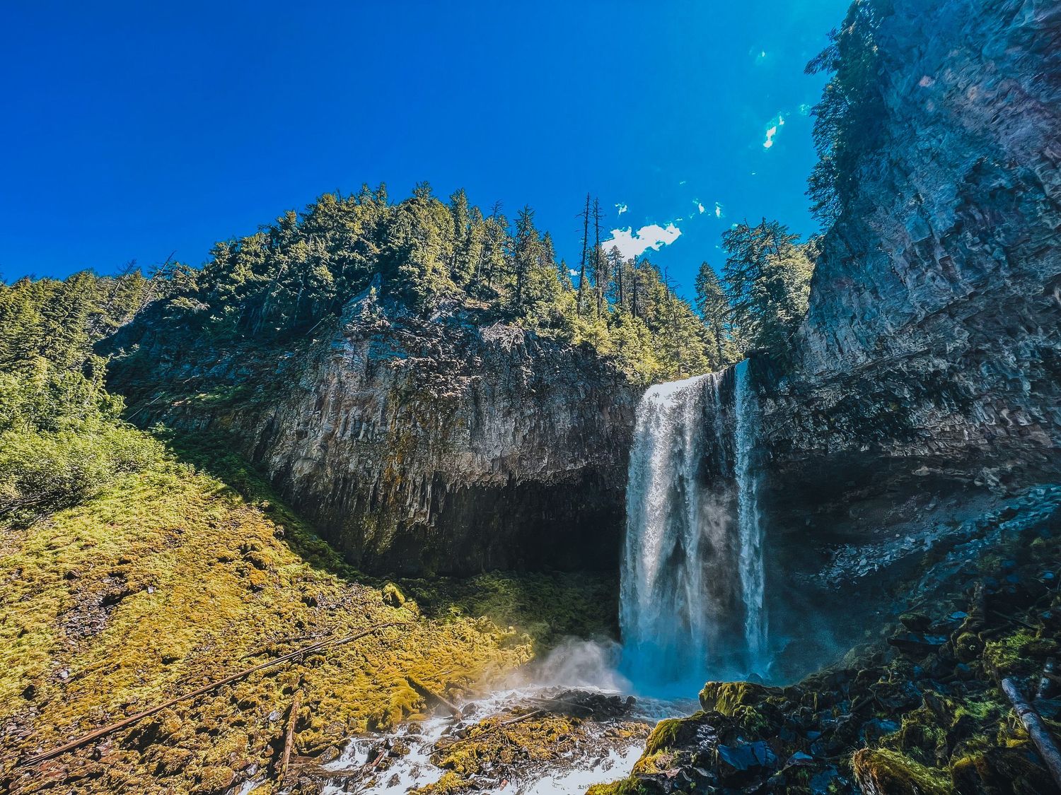 Pacific Northwest camper van trip for 90-days waterfalls photography