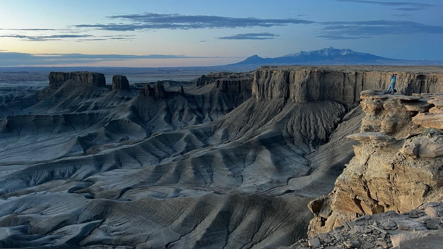 Hanksville Swing Arm City photography desert hills sunset photographer Jenny Casad at Moonscape Overlook
