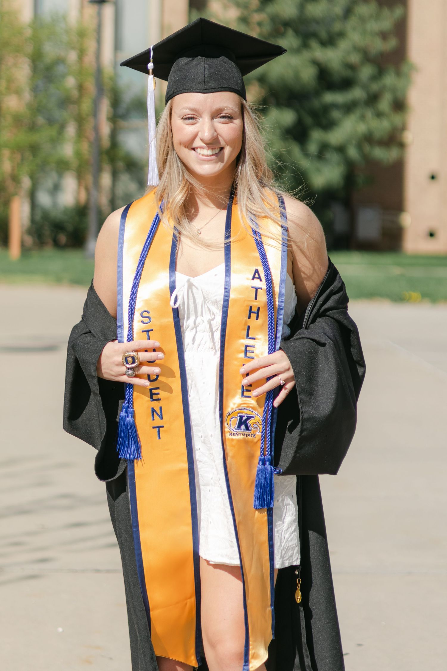 Cook Creative Photography serves Columbus, Ohio and beyond.  Graduation portraits