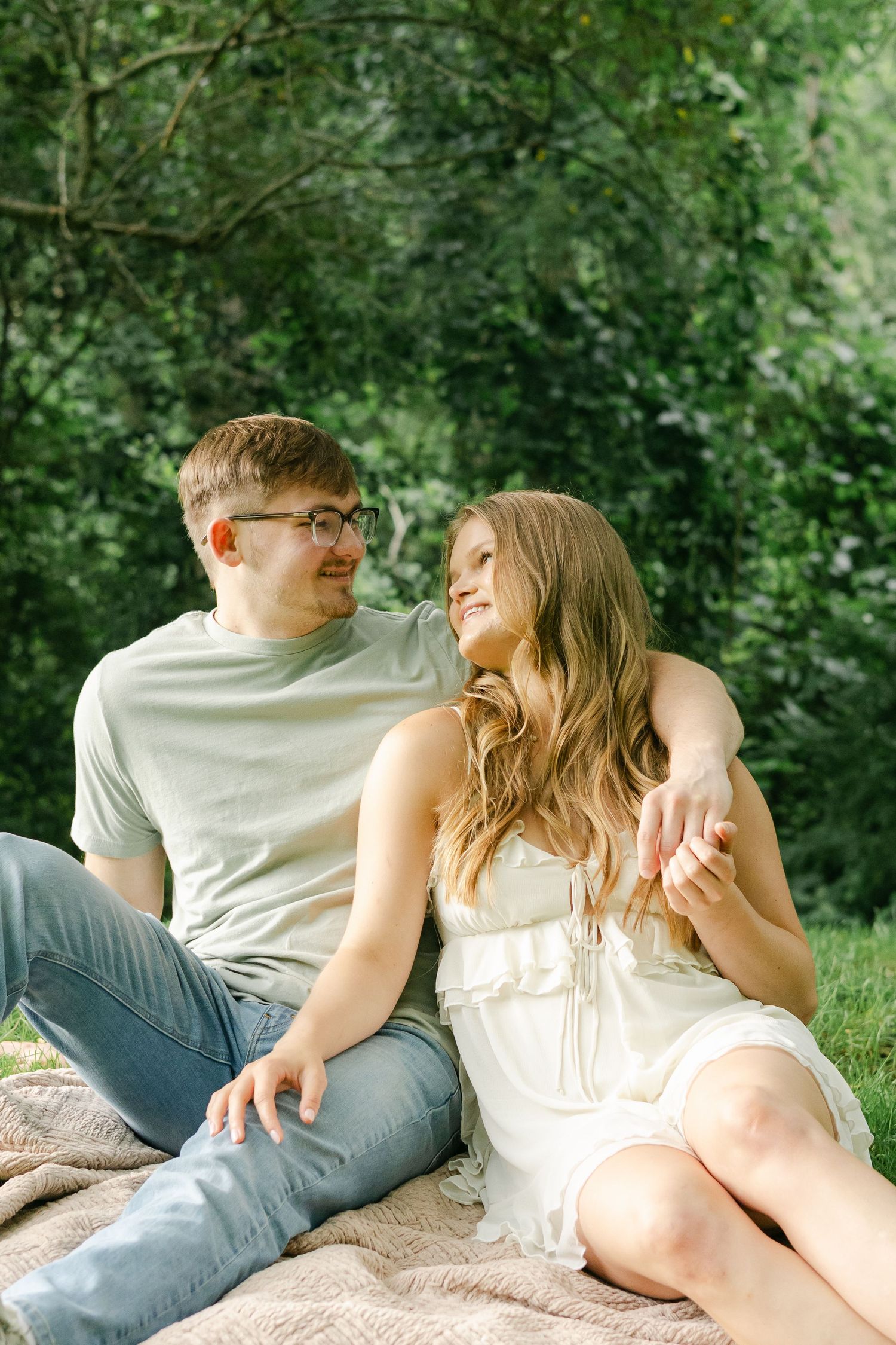 Cook Creative Photography serves Columbus, Ohio and beyond.  Couples session