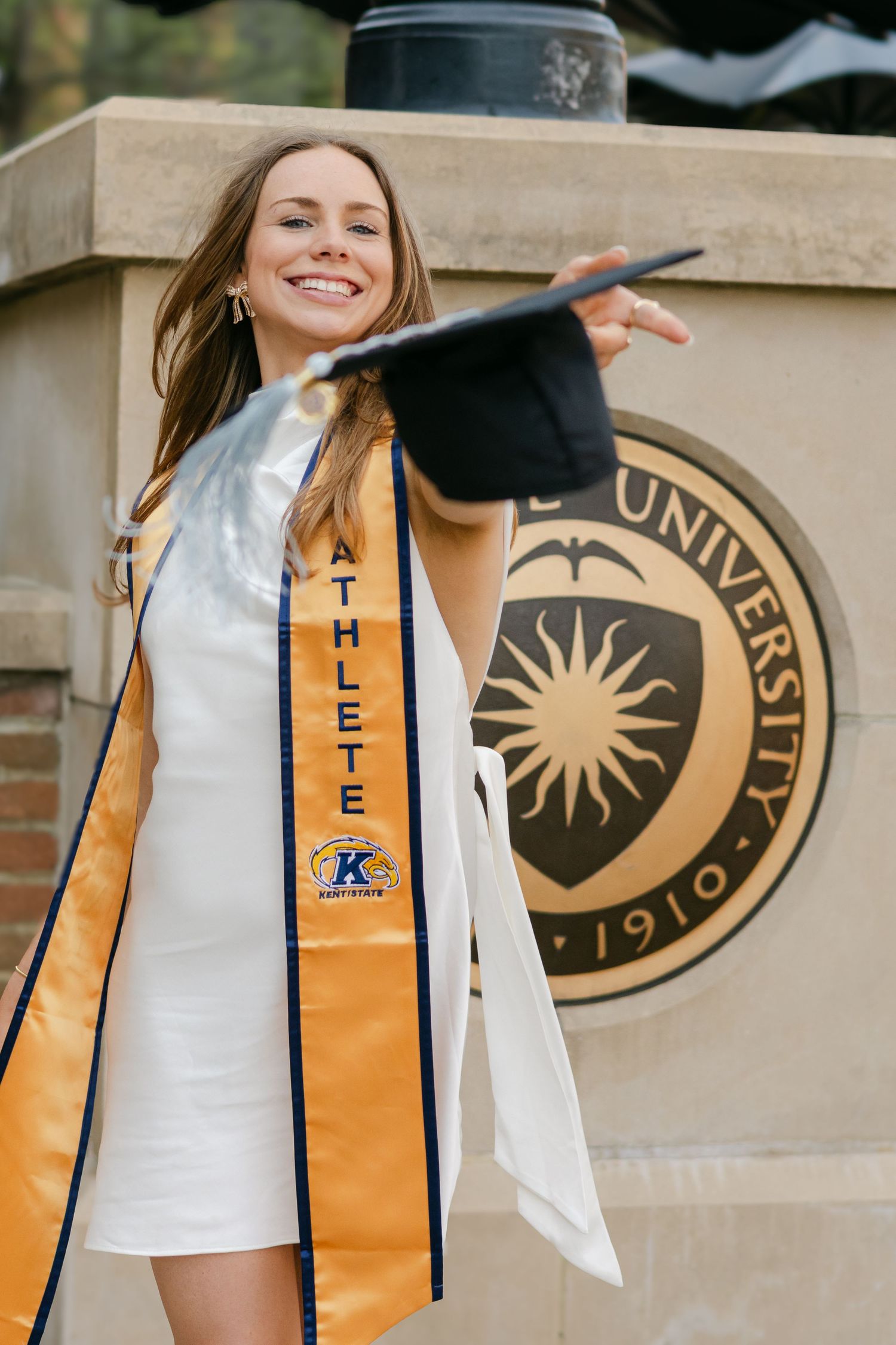 Cook Creative Photography serves Columbus, Ohio and beyond.  Graduation portraits