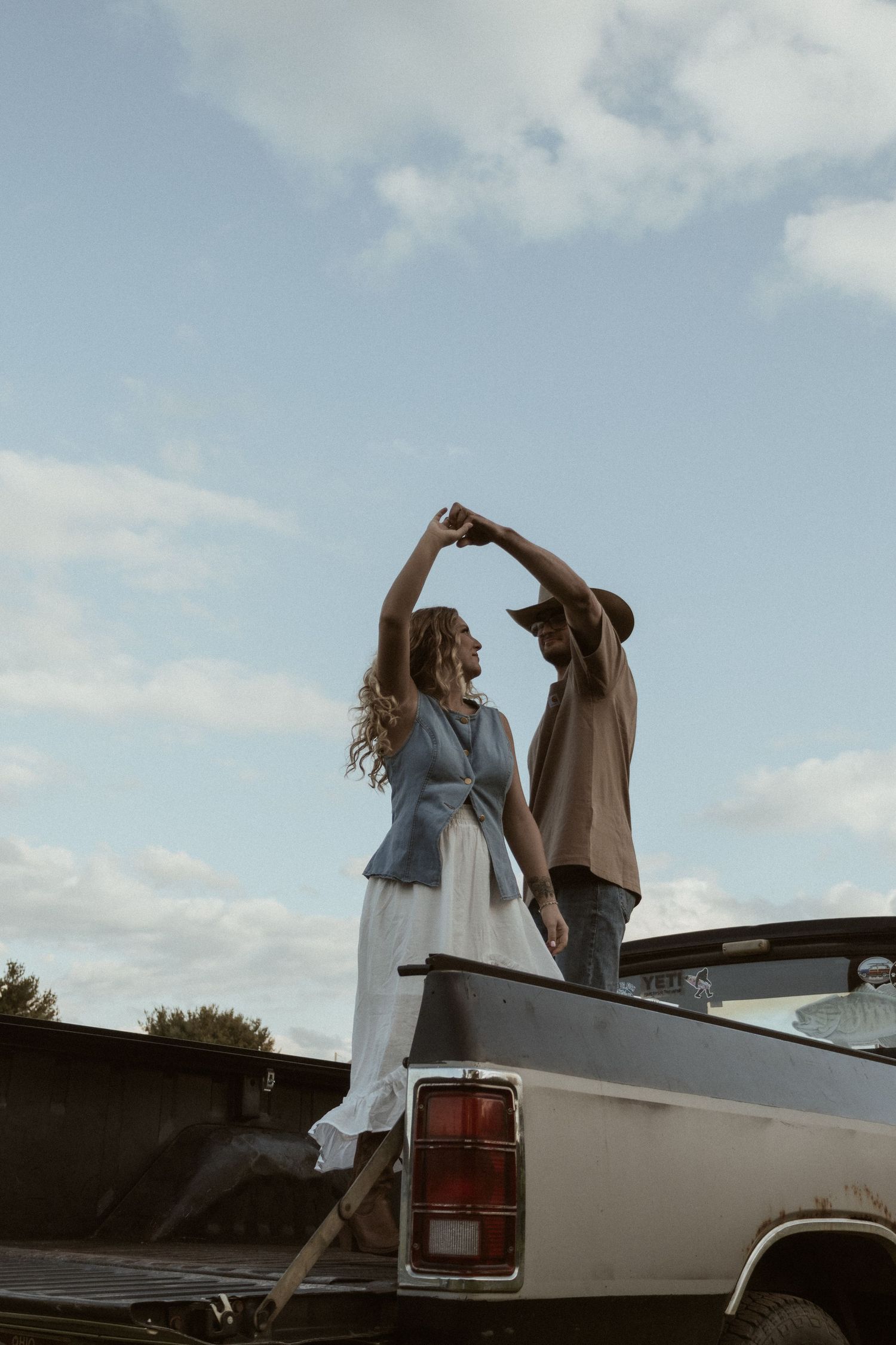 Cook Creative Photography serves Columbus, Ohio and beyond.  Couples session
