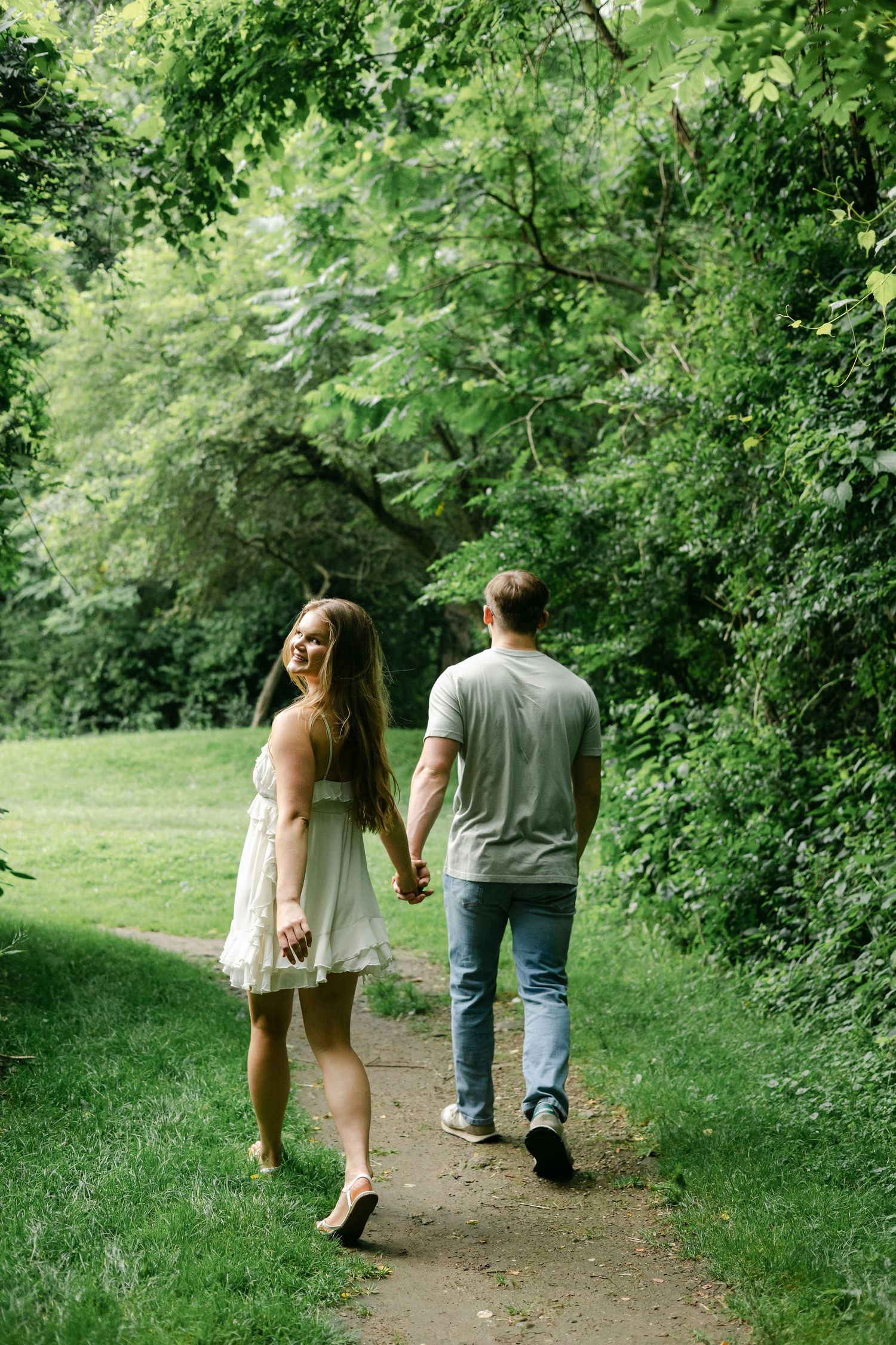 Cook Creative Photography serves Columbus, Ohio and beyond.  Couples session