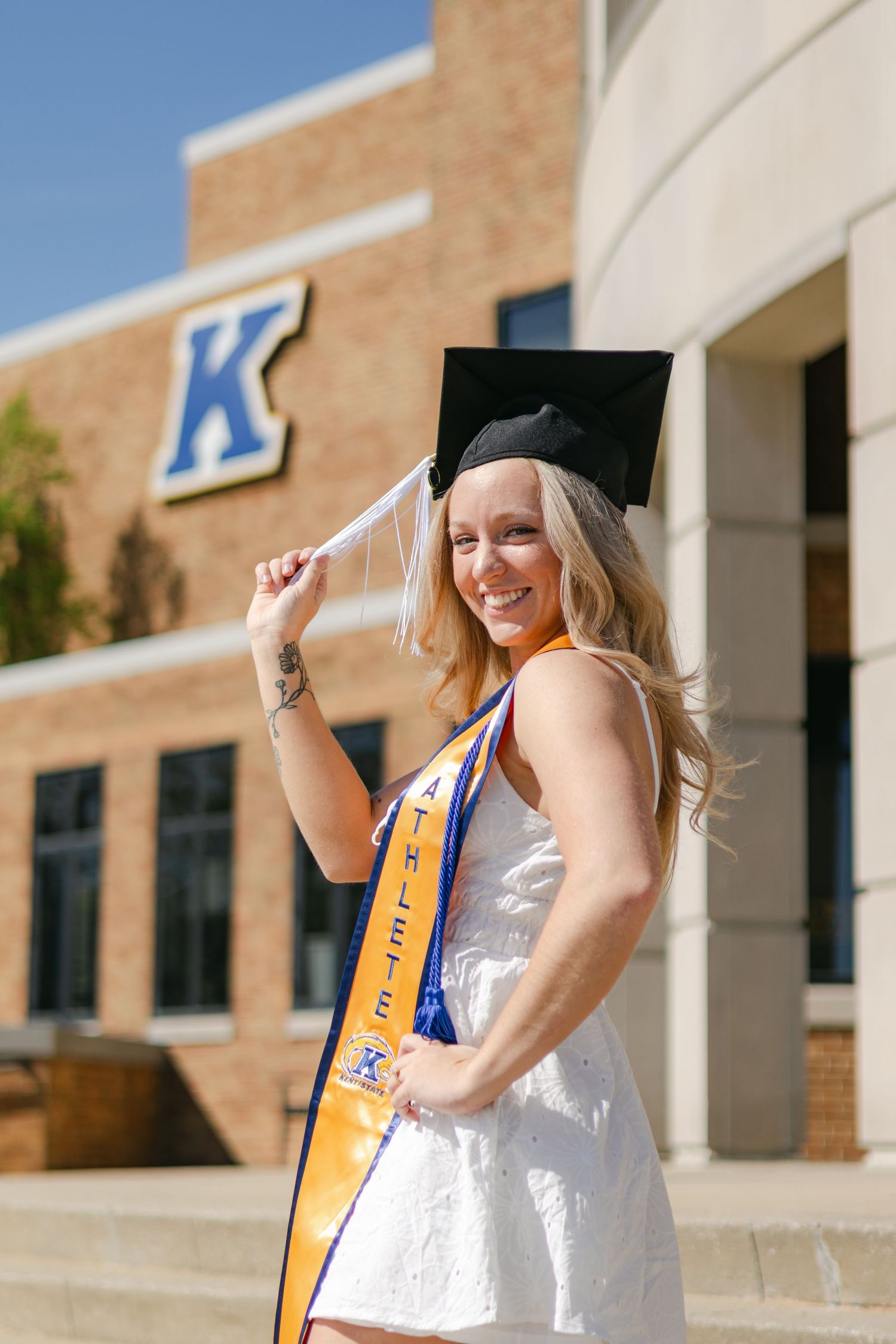 Cook Creative Photography serves Columbus, Ohio and beyond.  Graduation portraits