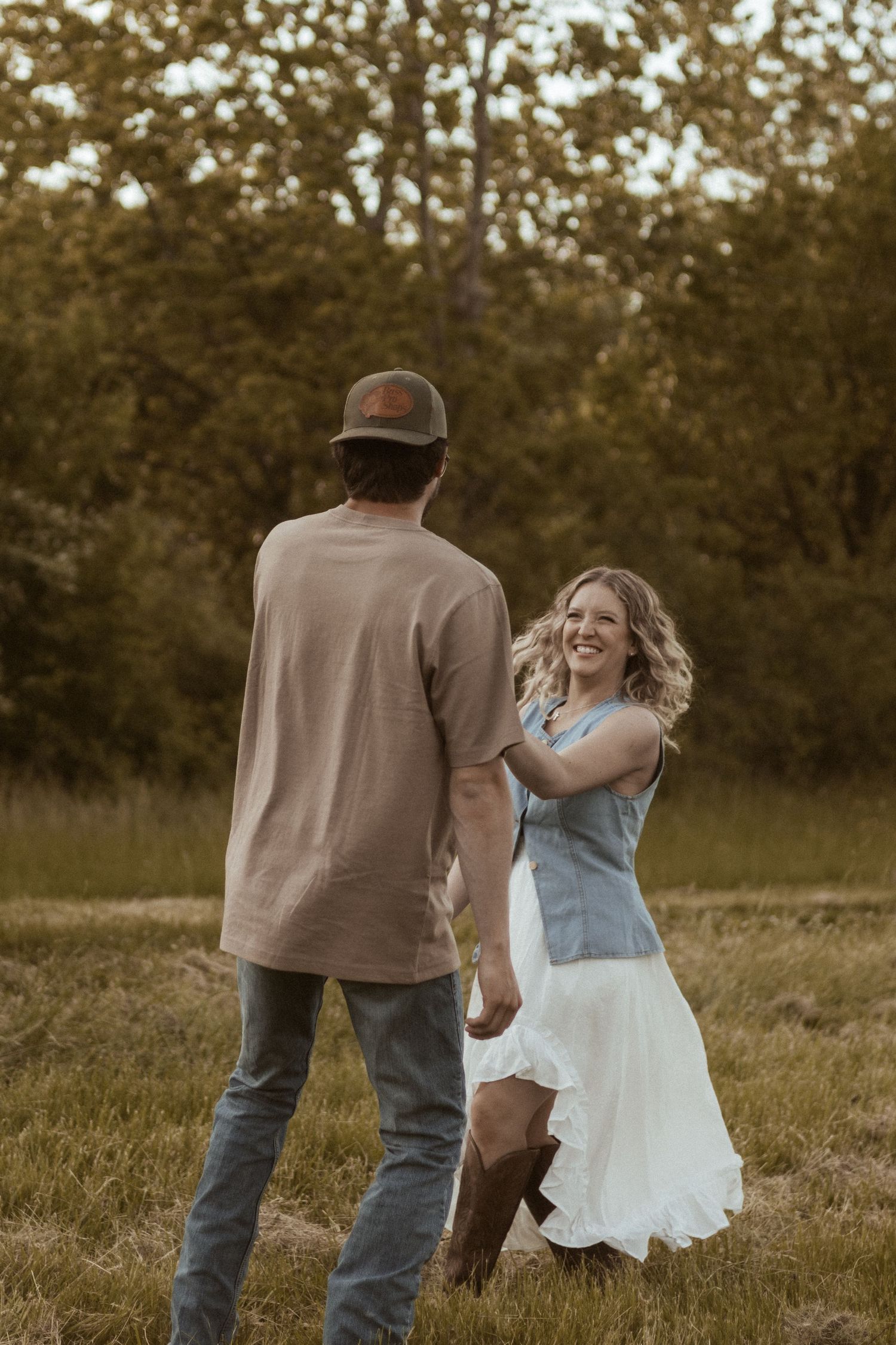 Cook Creative Photography serves Columbus, Ohio and beyond.  Couples session