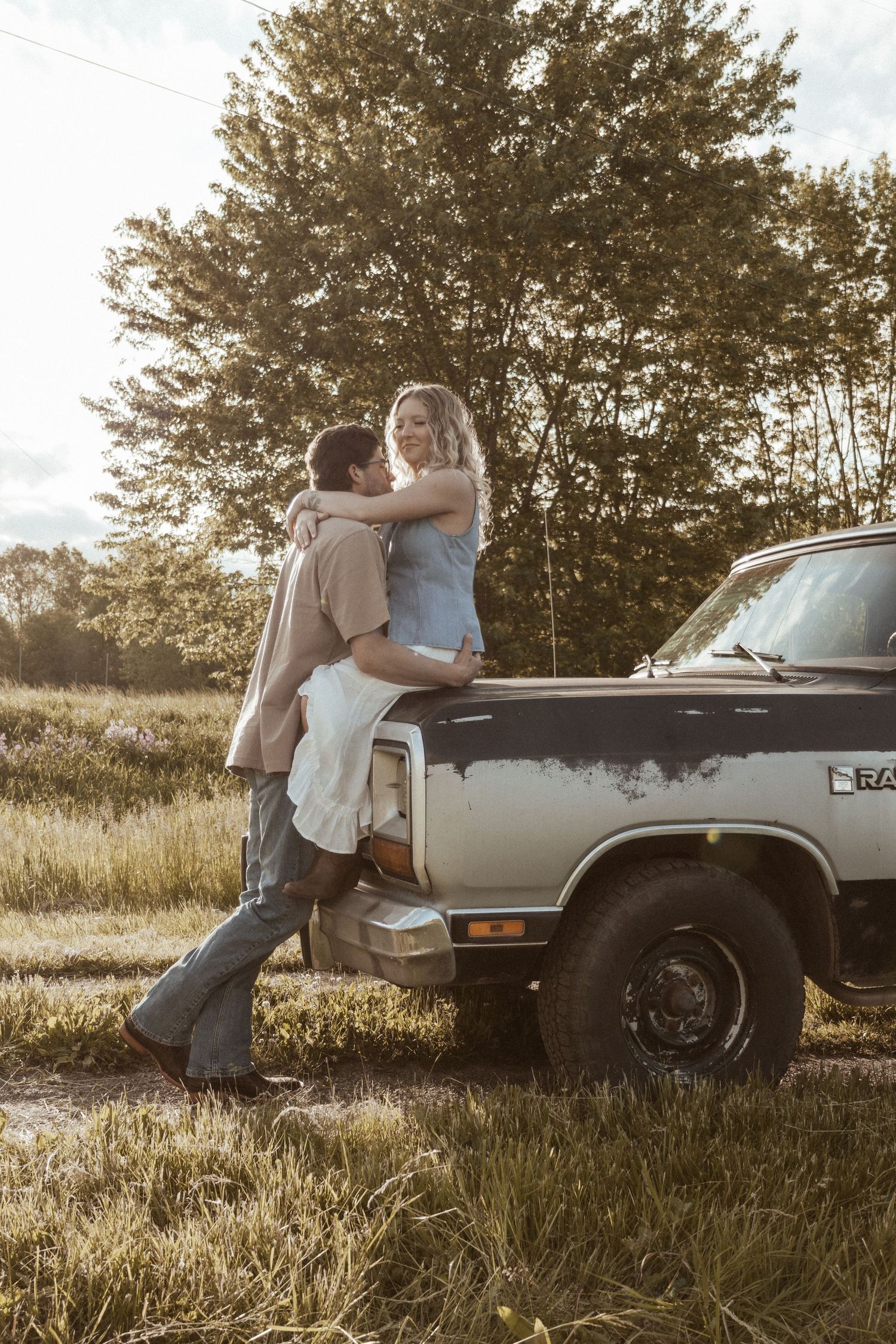 Cook Creative Photography serves Columbus, Ohio and beyond.  Couples session