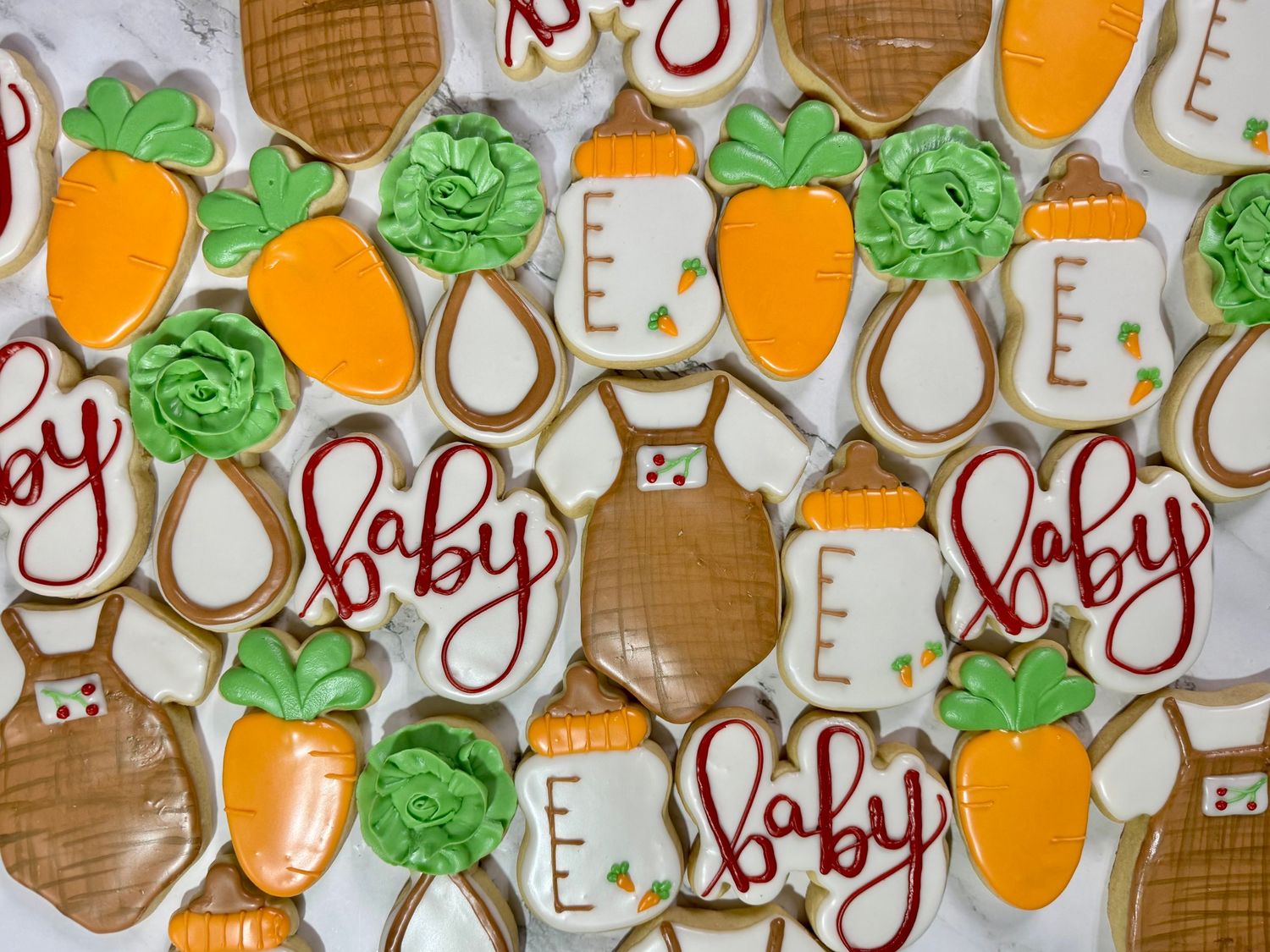 Seamless pattern with brown woven baskets, green roses, and orange citrus fruits on a white background.
