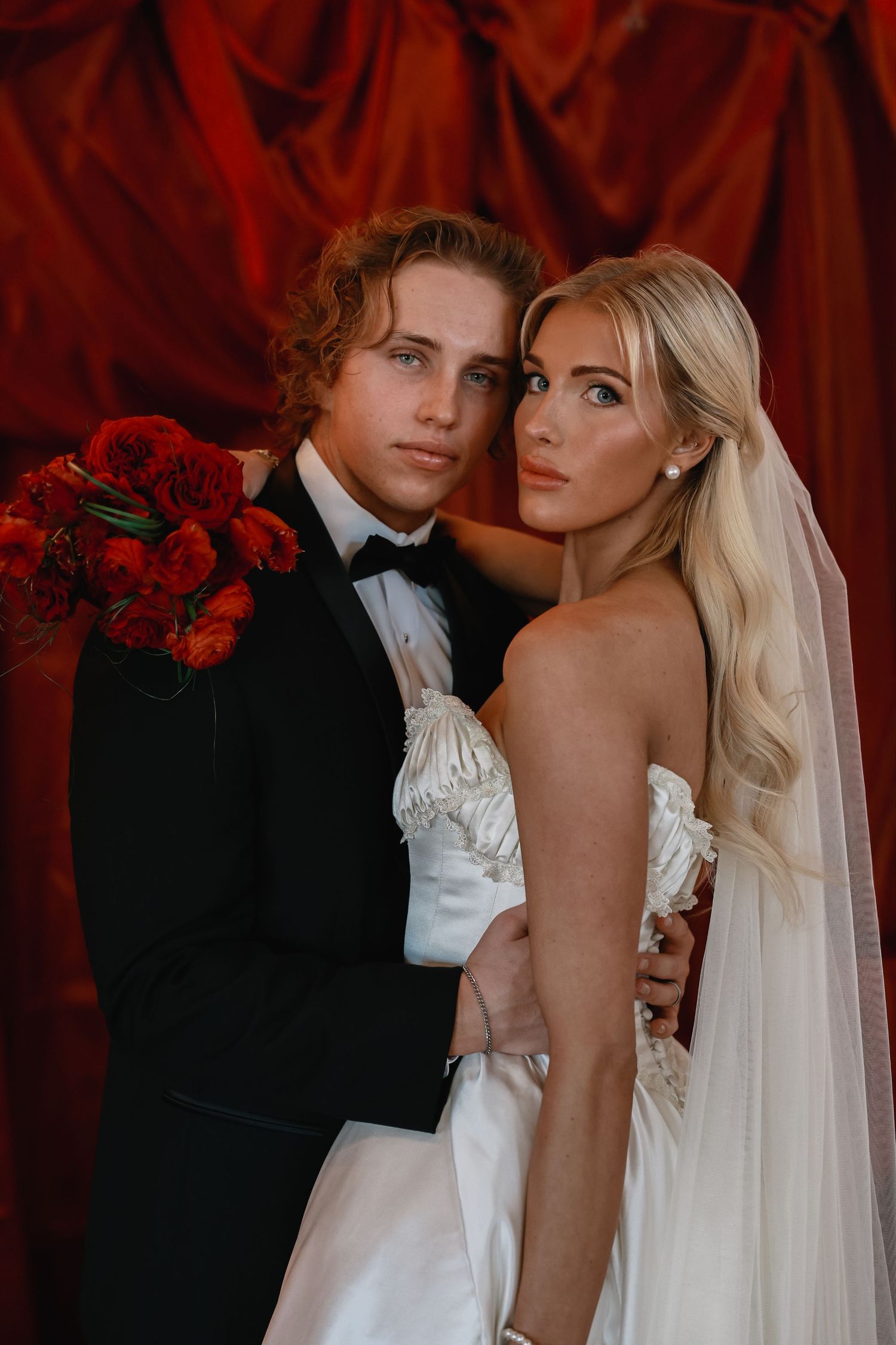 red winter wedding at deer meadows ranch in utah by molly vincent photography salt lake city