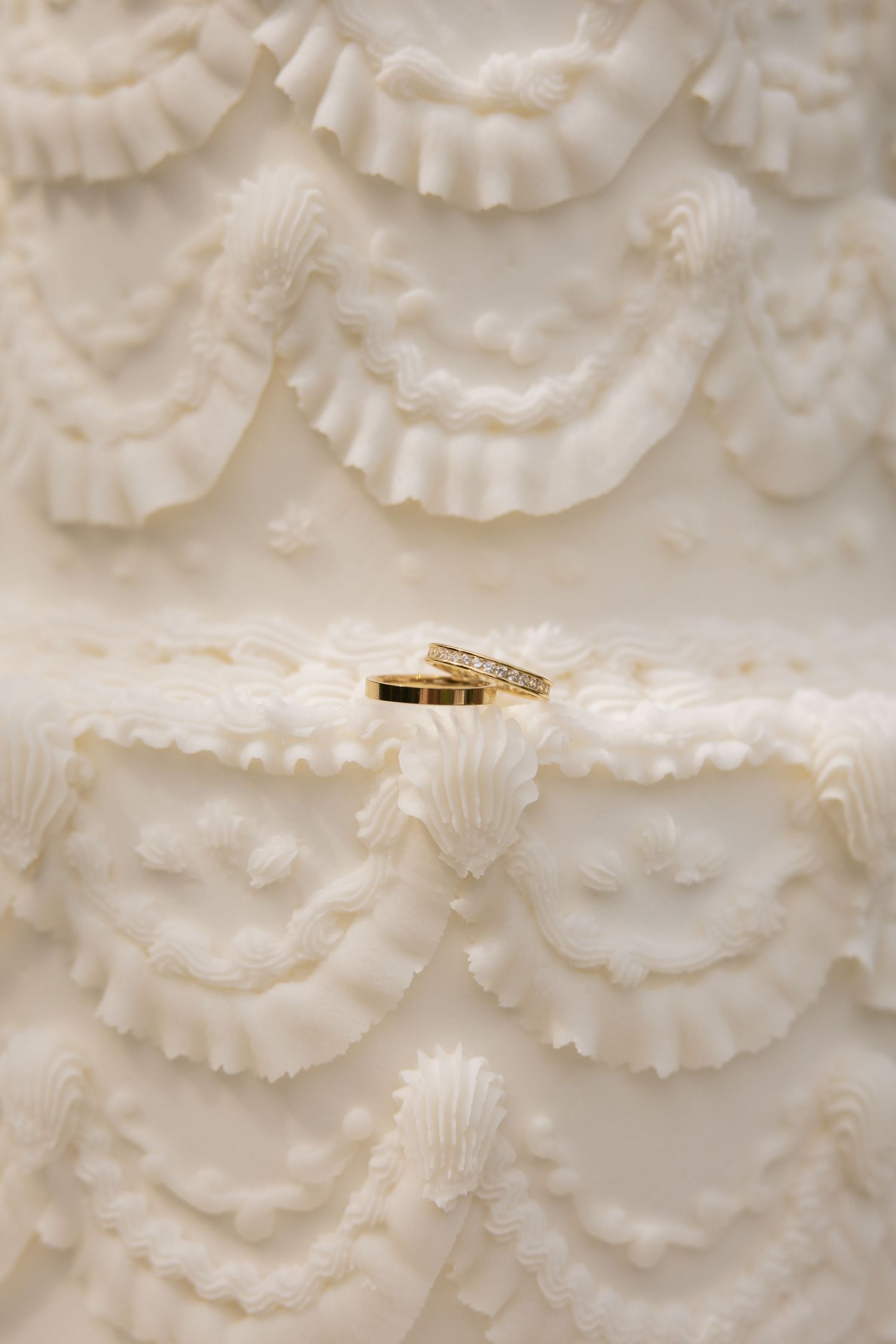vintage spring wedding at the vintage rose in Nampa Idaho by Molly Vincent Photography luxury editorial garden party rose fountain