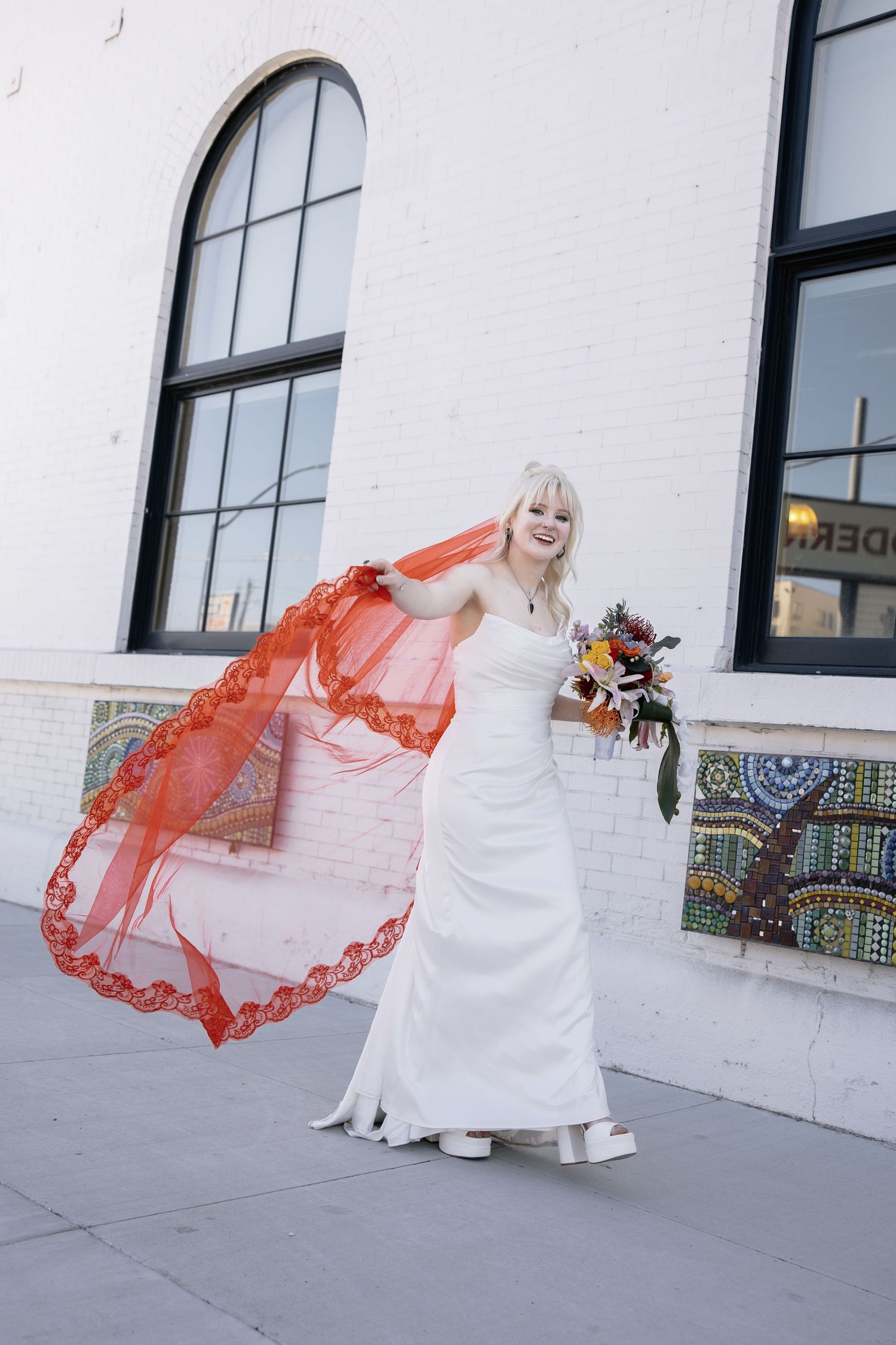 a vintage retro spring wedding at boise linen building by molly vincent photography idaho meridian nampa caldwell kuna