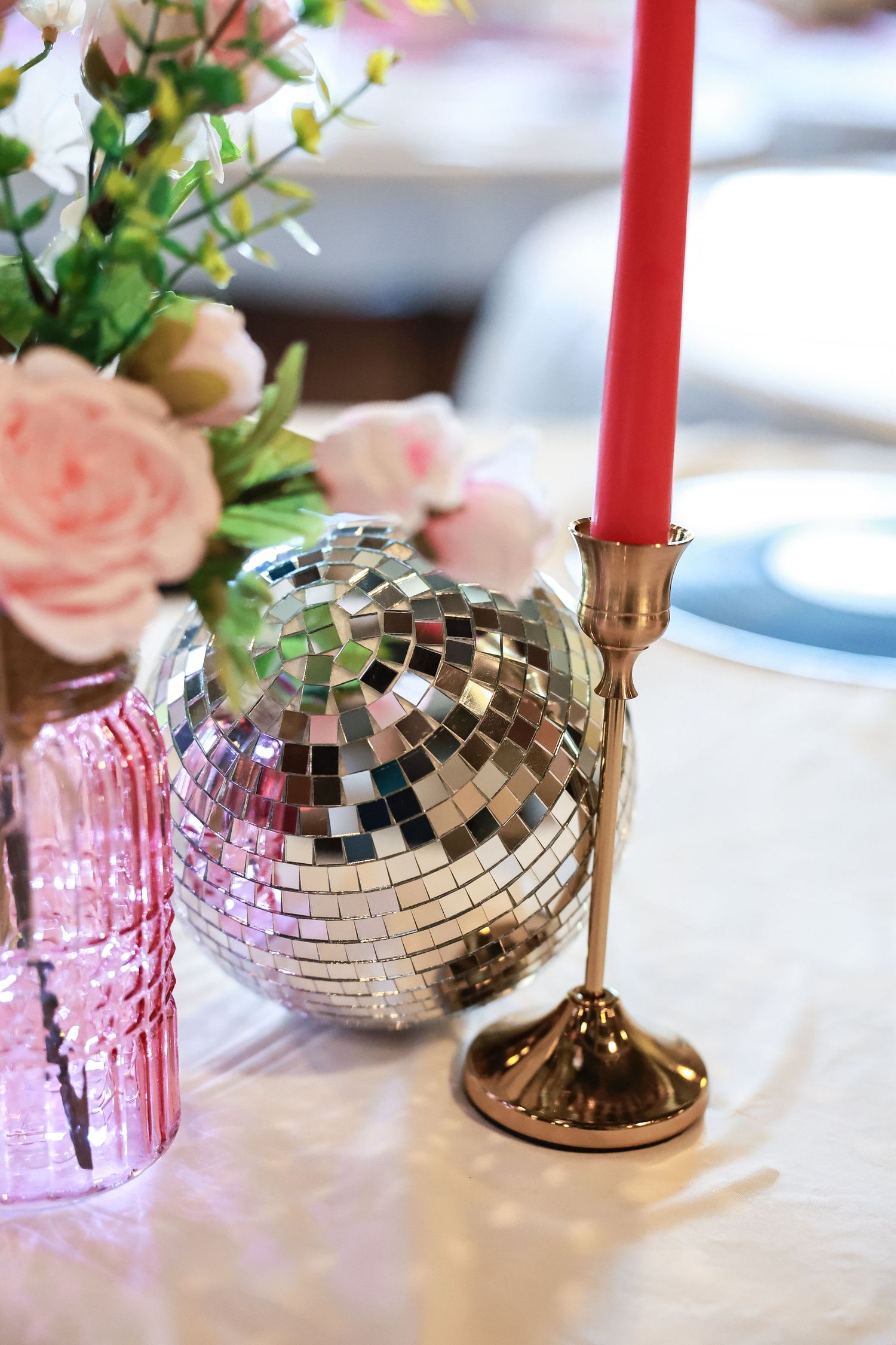 a vintage retro spring wedding at boise linen building by molly vincent photography idaho meridian nampa caldwell kuna