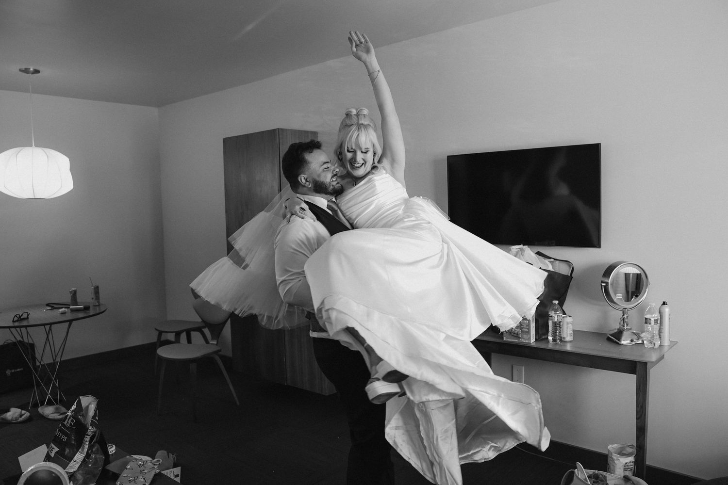 a vintage retro spring wedding at boise linen building by molly vincent photography idaho meridian nampa caldwell kuna