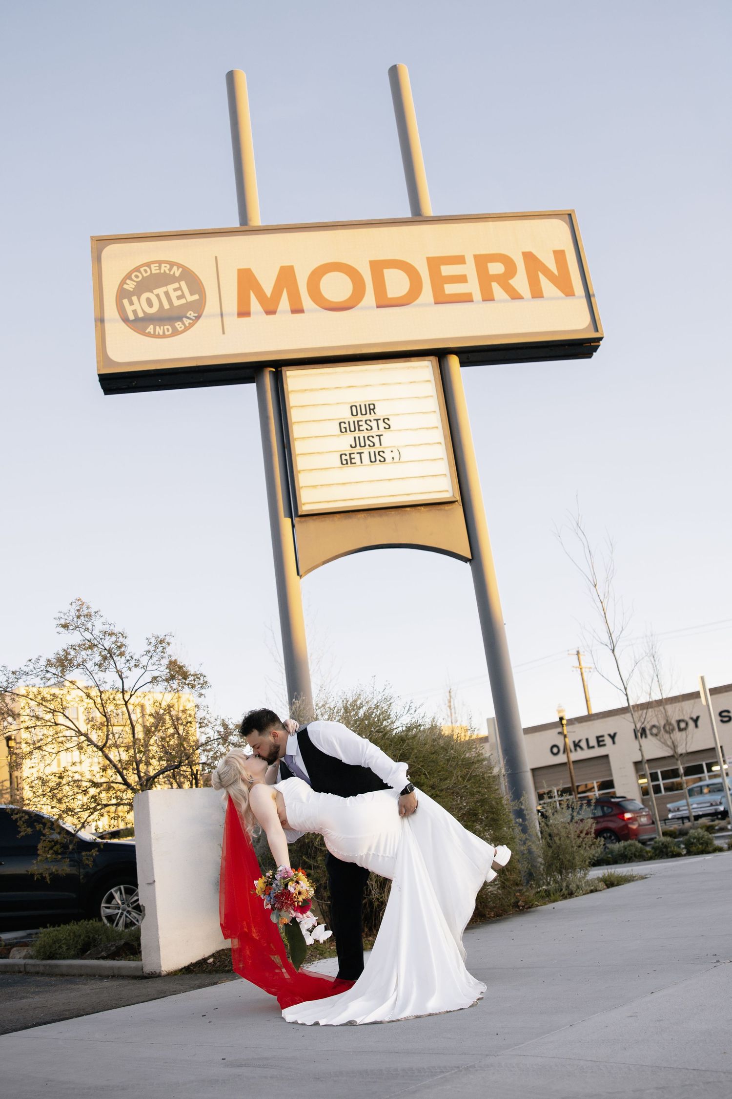 a vintage retro spring wedding at boise linen building by molly vincent photography idaho meridian nampa caldwell kuna