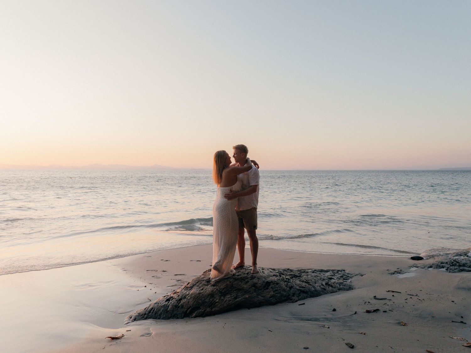 Photo by Bendito Recuerdo in Costa Rica, couple embracing during an engagement photoshoot at the Pacific coast in Costa Rica