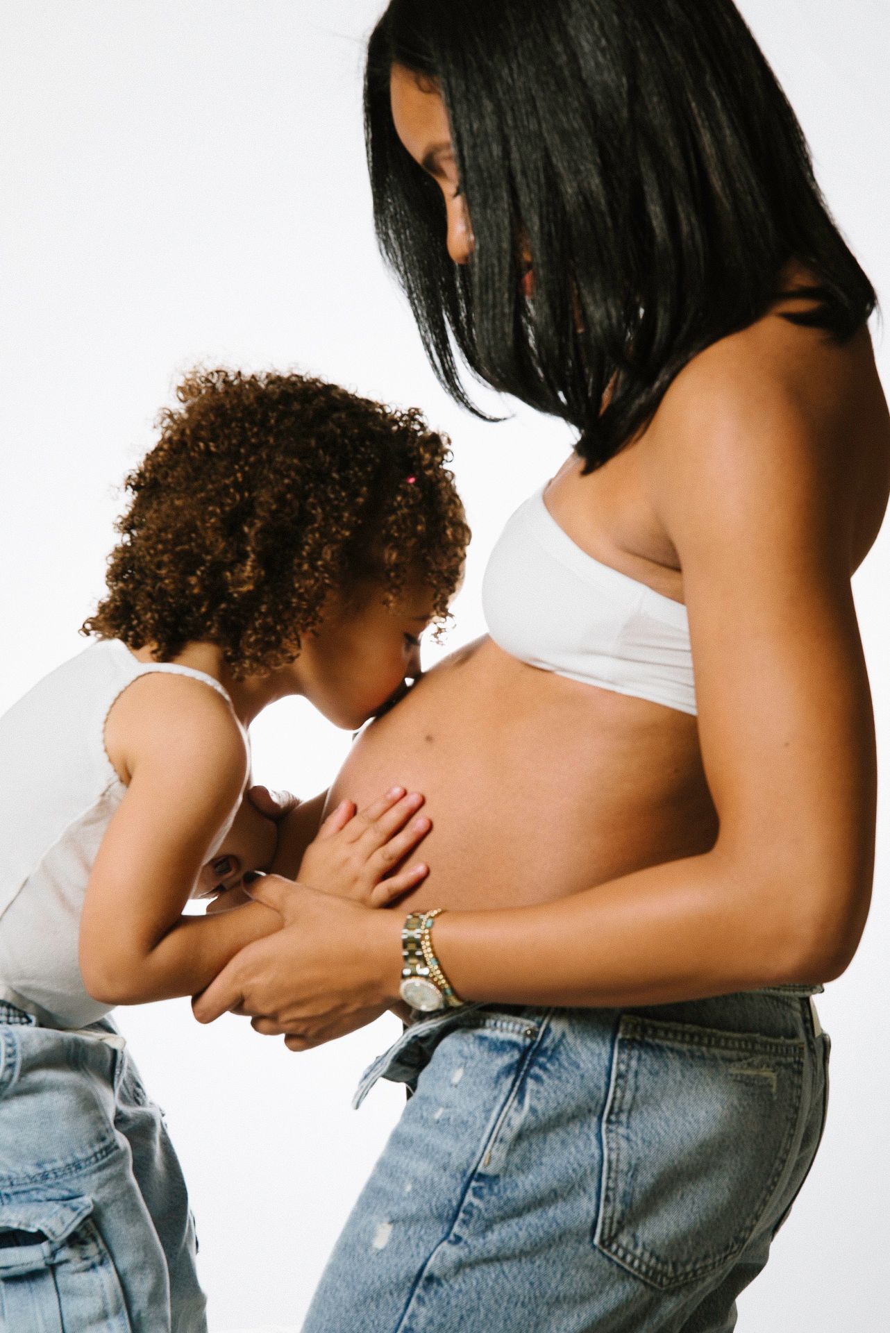 beautiful simple maternity portrait session inddor with mobile lights