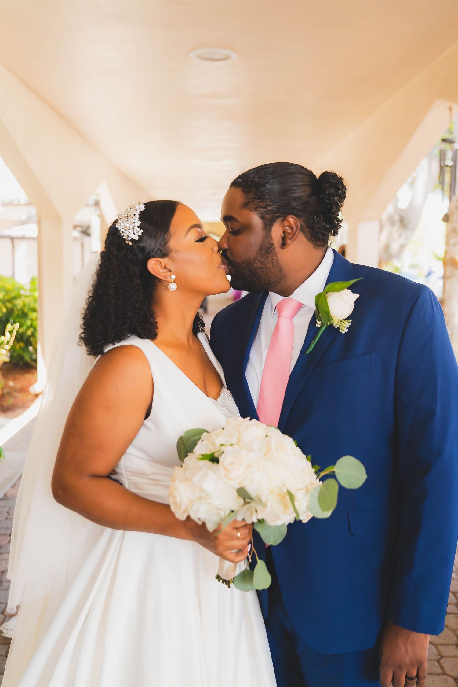 newly wed portait session outdoor natural light