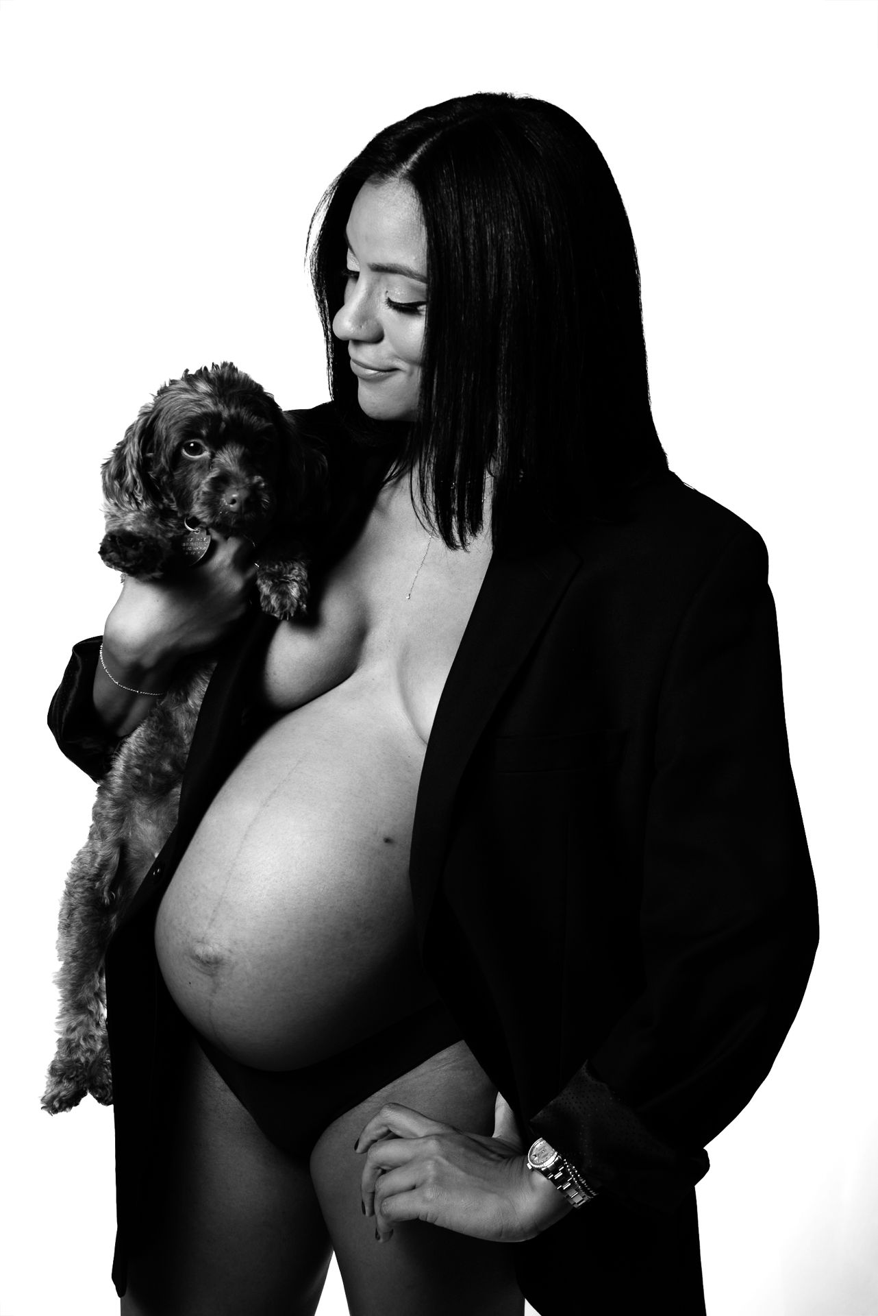 beautiful simple maternity portrait session inddor with mobile lights