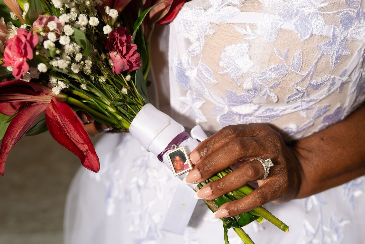 details on bride bouquet