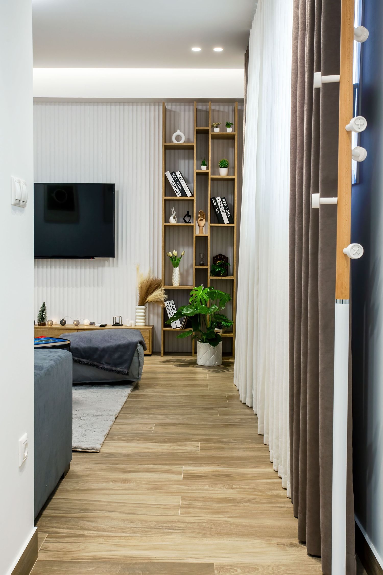 Modern living room και κουζίνα με φωτεινό open plan layout