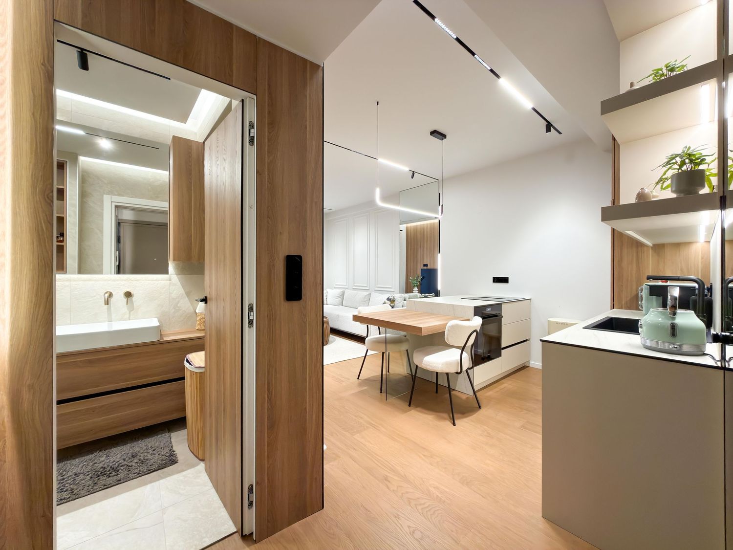Modern living room και κουζίνα με φωτεινό open plan layout
