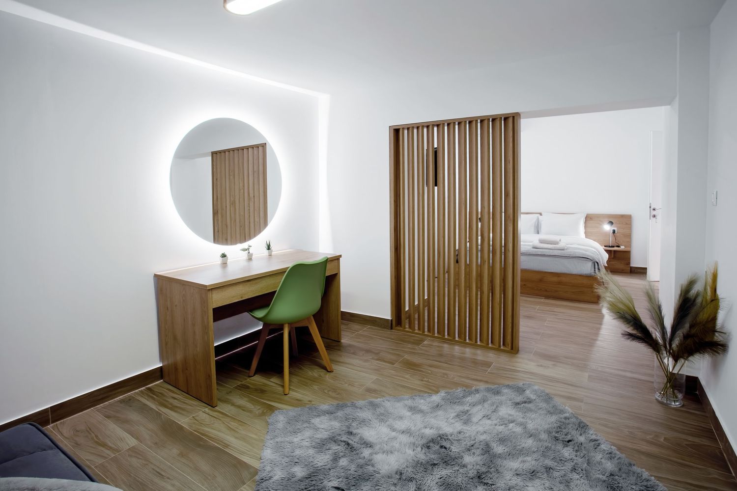 Airbnb υπνοδωμάτιο με διπλό κρεβάτι και cozy ατμόσφαιρα