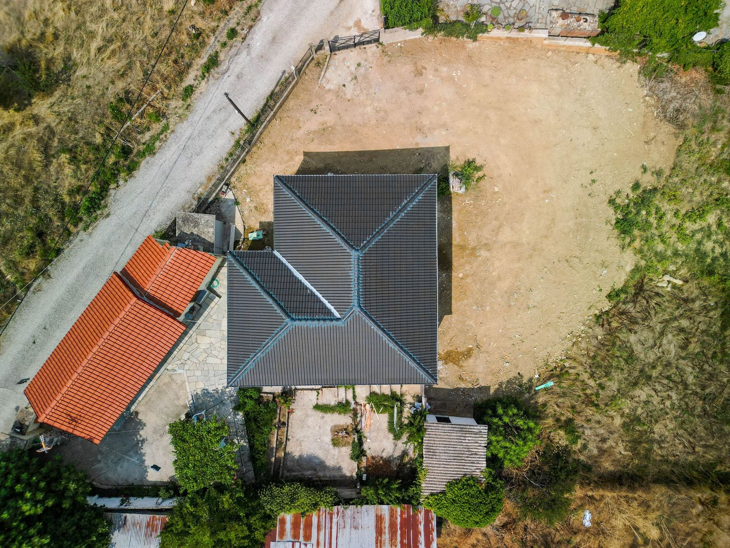 Drone άποψη κτιρίου real estate σε αστικό περιβάλλον