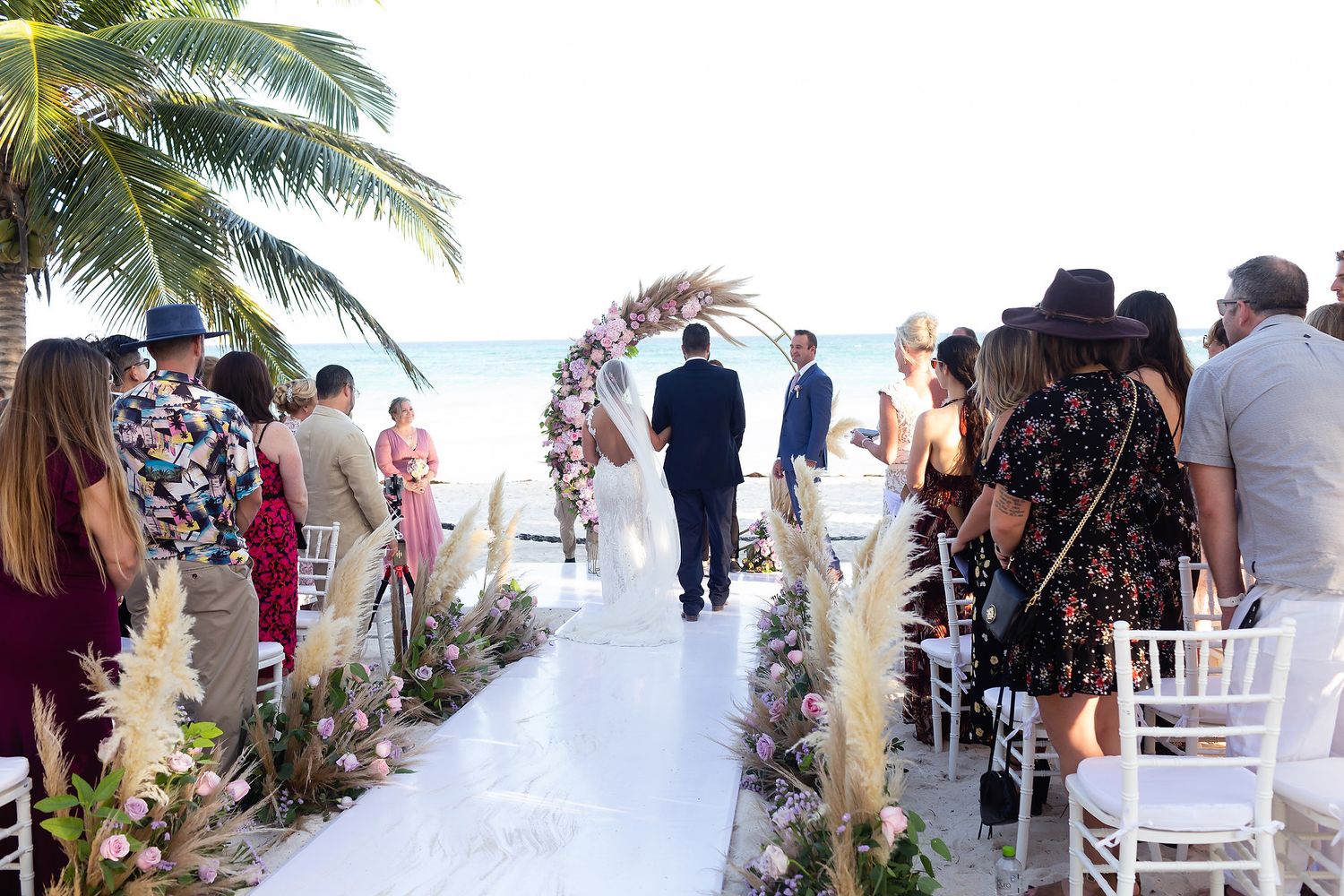 Romantic destination wedding photography Saasil Kantenah
