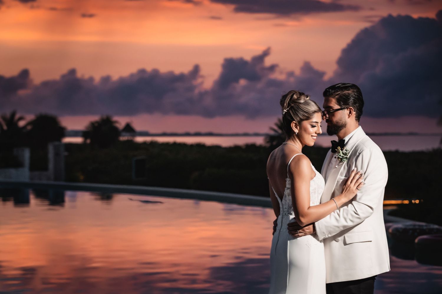 Sunset wedding photography at Dreams Playa Mujeres Cancun beach