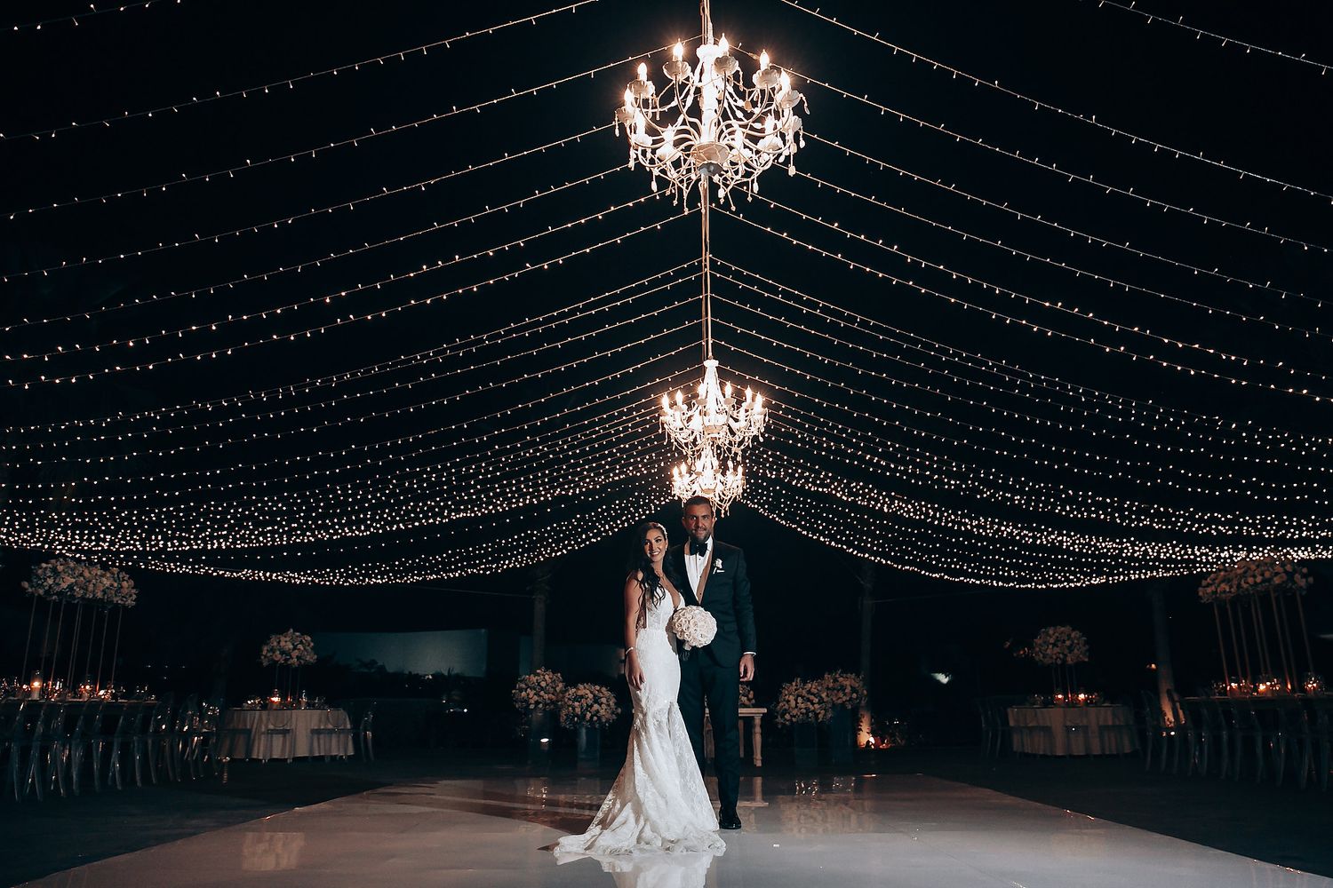Romantic couple photos at TRS Coral Costa Mujeres beach