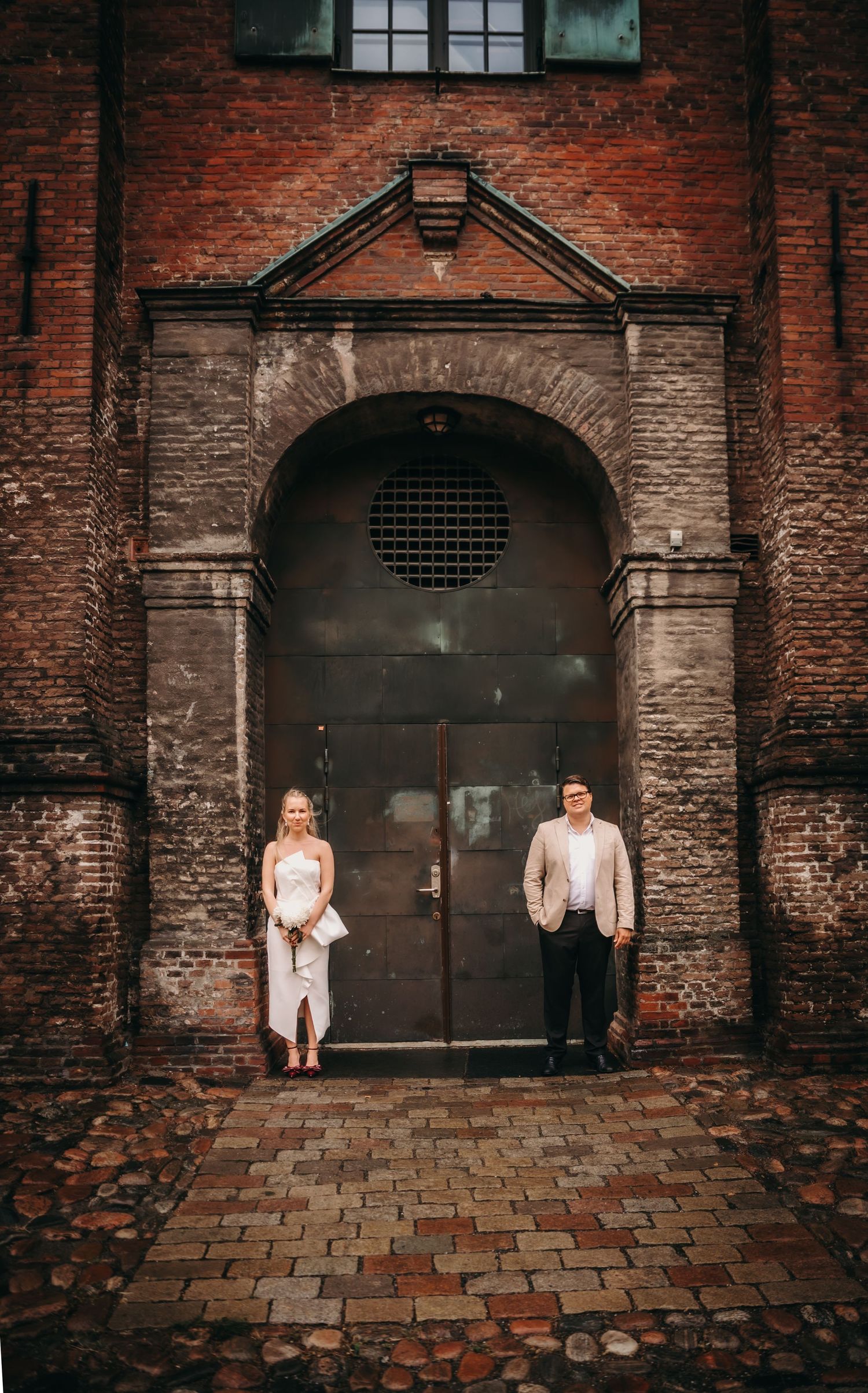 Borgerlig vigsel Rådhuset Göteborg. Fotograferad av Laila Vestlie, Pixel Creation – dokumentära bröllopsbilder. Kronhusbodarna