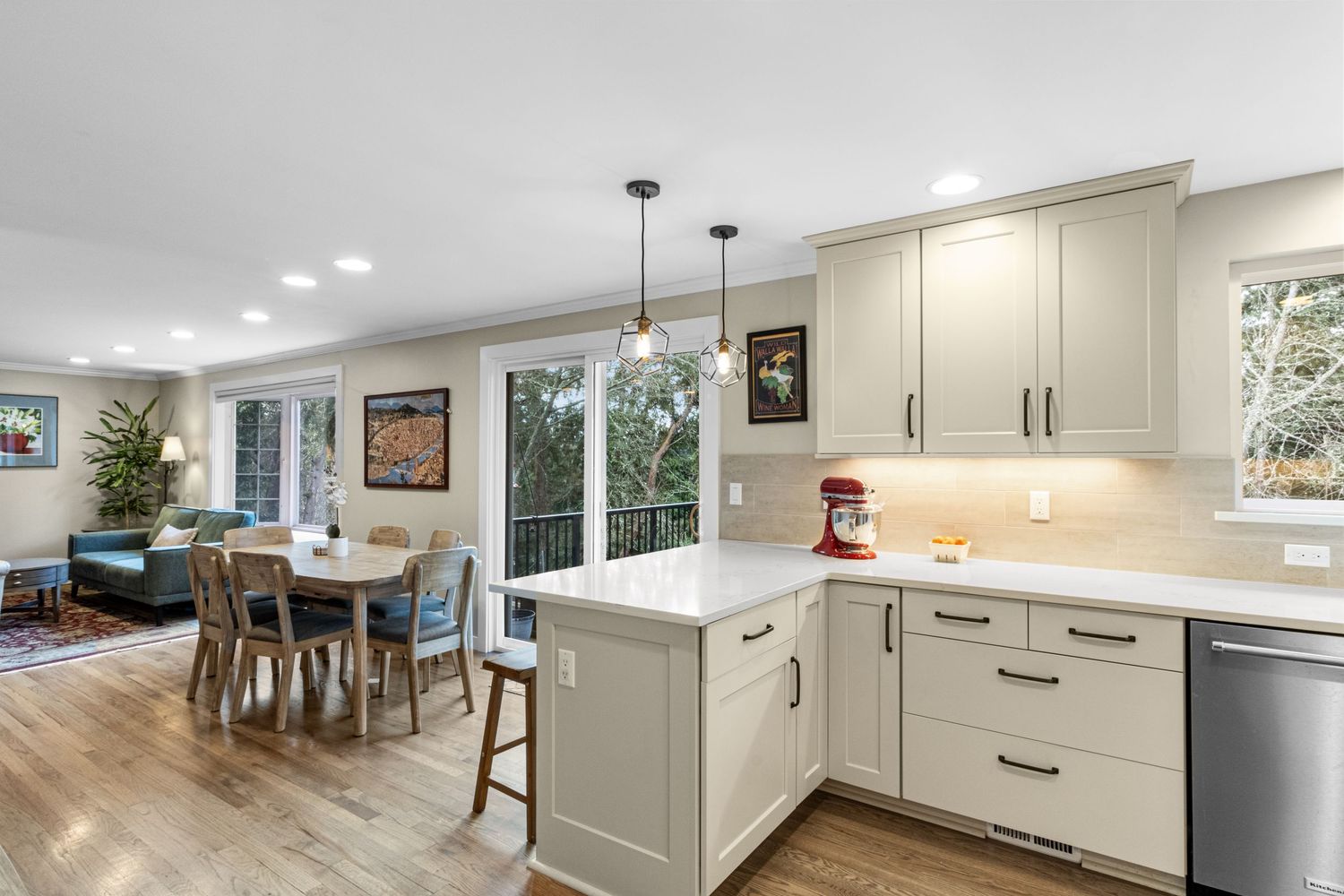 real estate photo kitchen