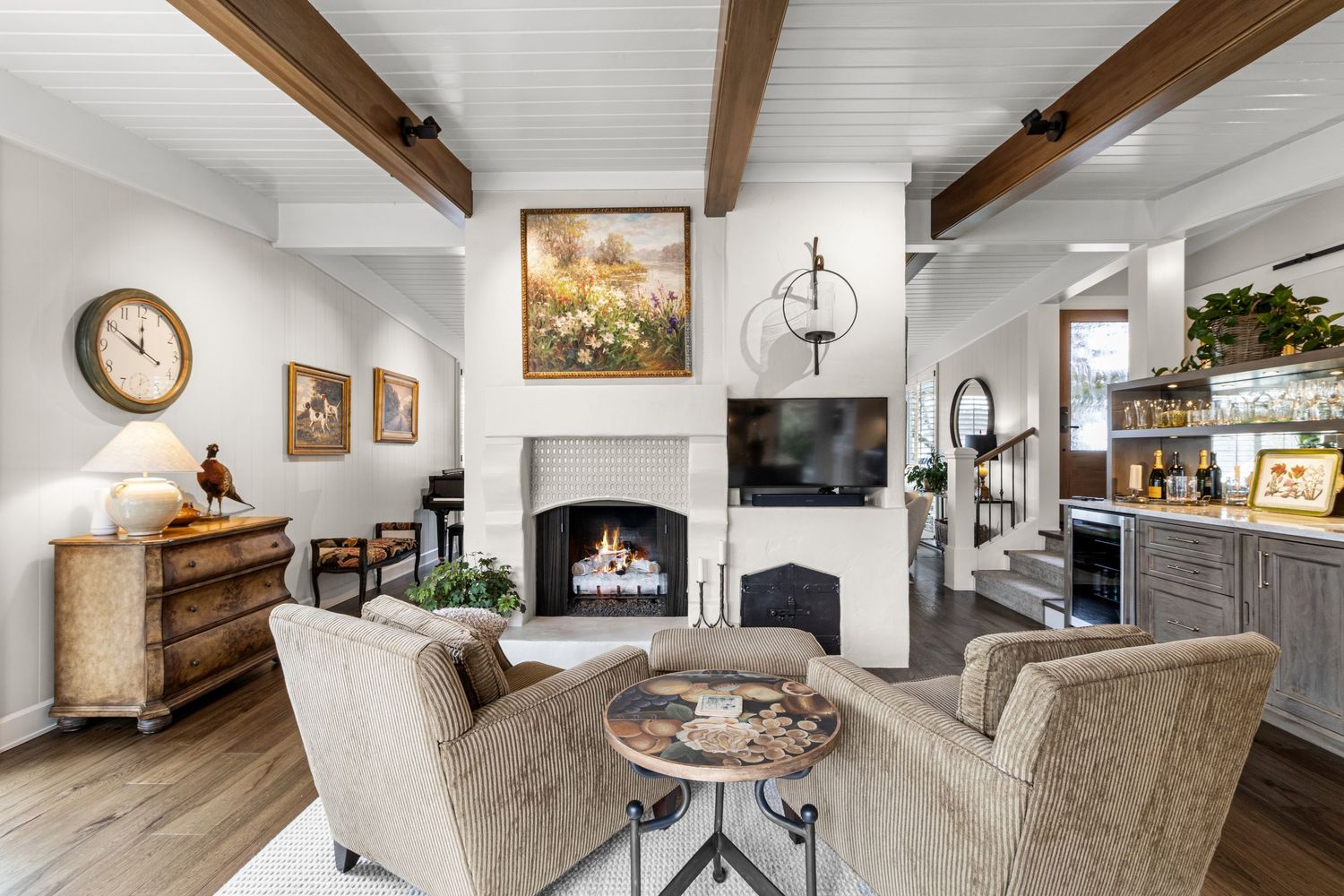 real estate photo living room