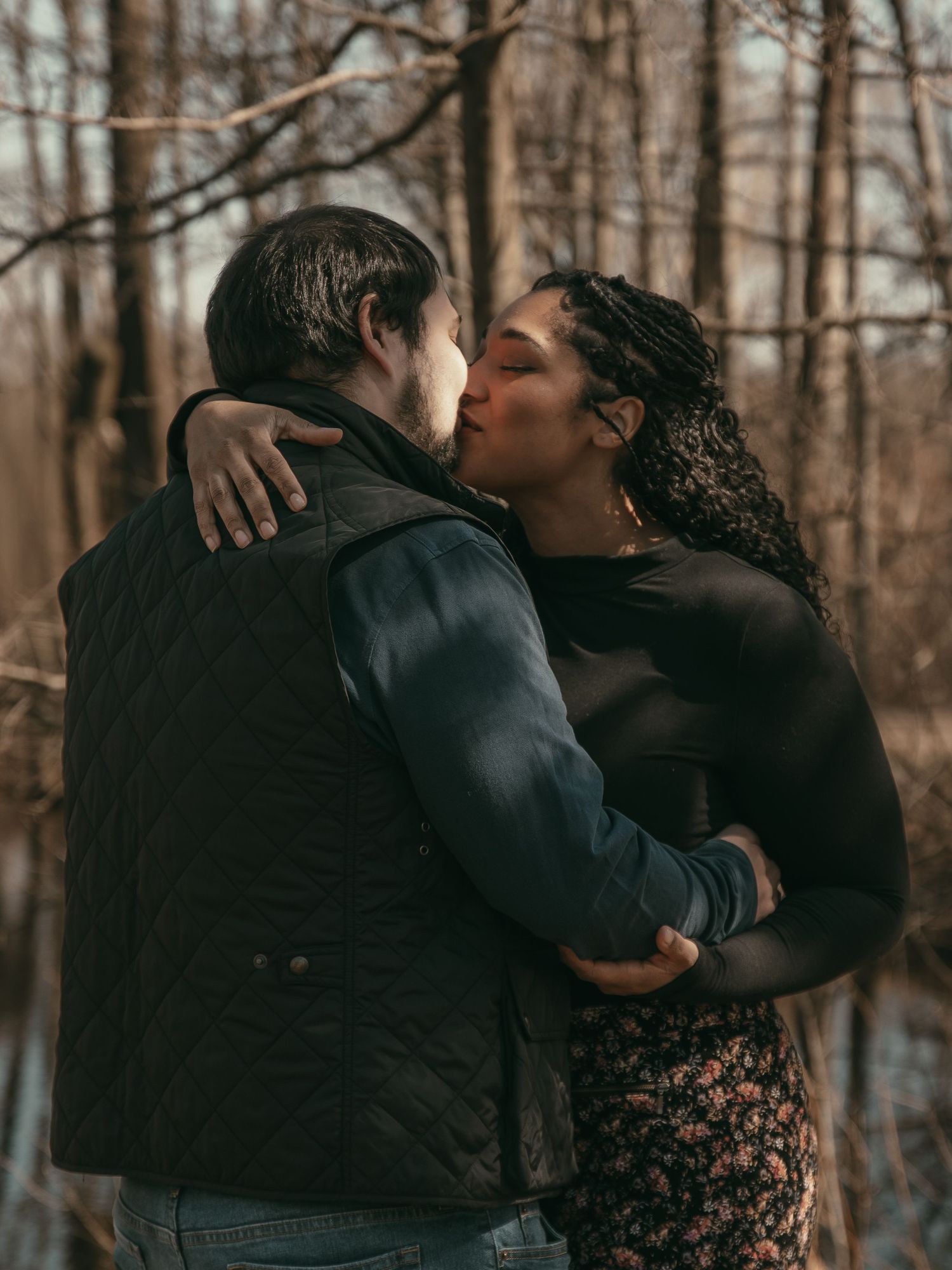 Vintage couple kissing in Cleveland Ohio by Gypsy Lens Photography. Moody, nostalgic, vintage, documentary wedding photography