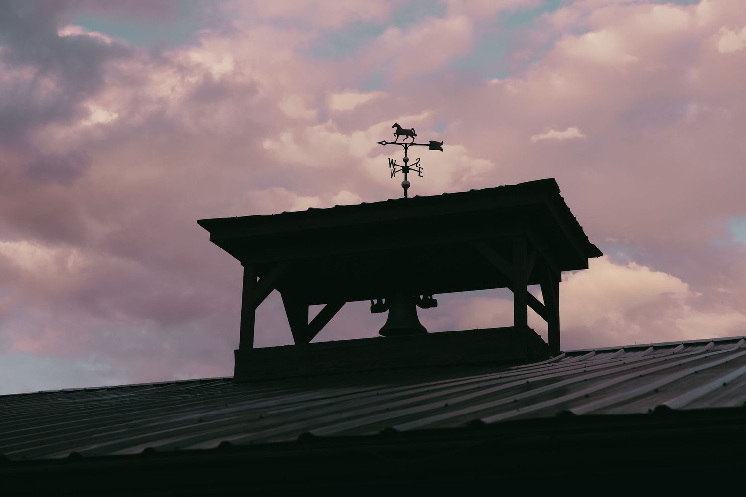Beautiful evening sky on wedding day in Hermitage Pennsylvania by Gypsy Lens Photography. Moody, vintage, documentary wedding photographer.