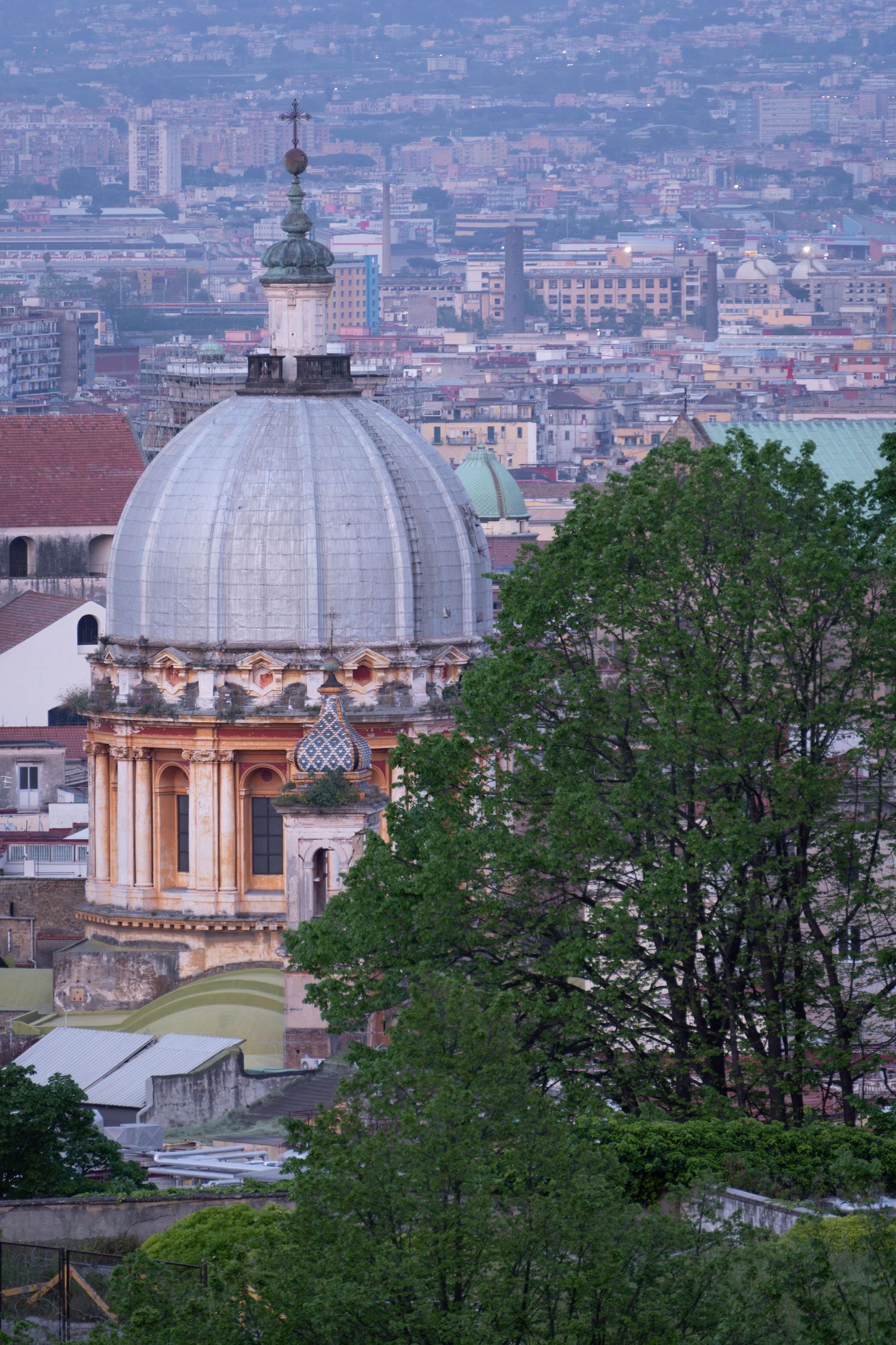 Fotografia paesaggistica urbana, centro storico Napoli.