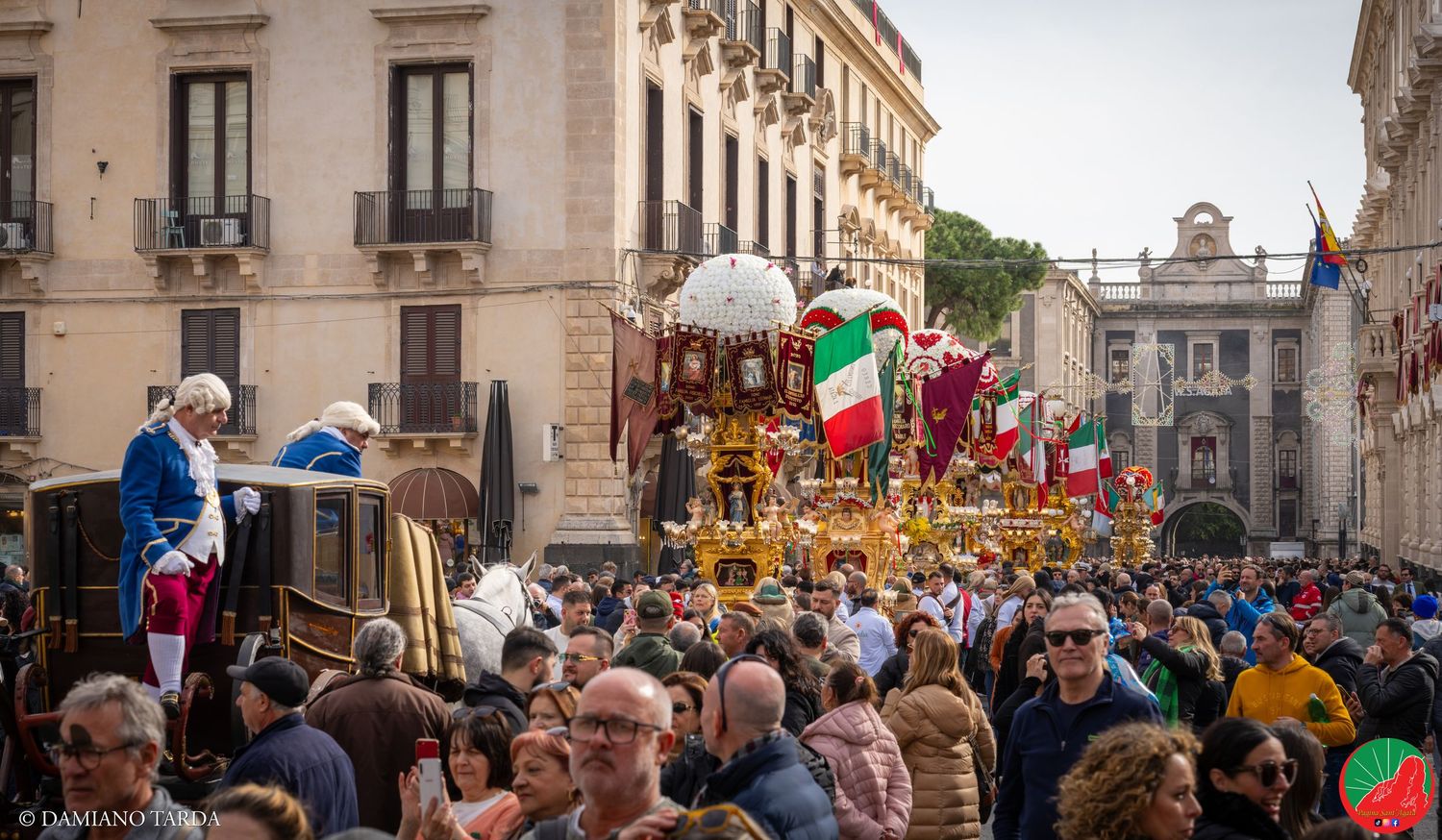Le candelore di Sant'Agata in processione