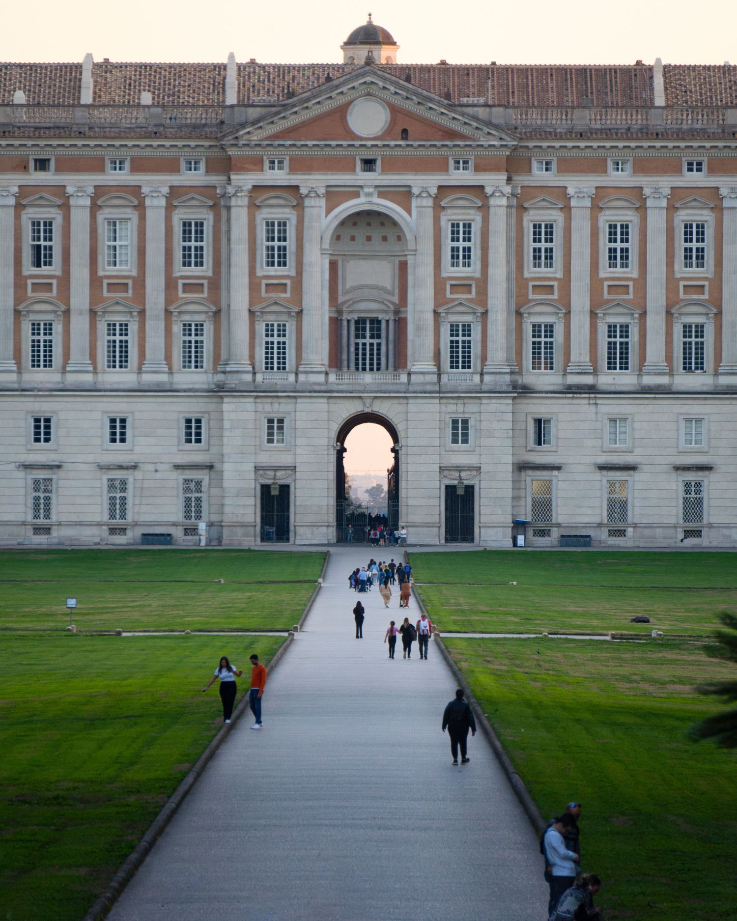 Reggia di Caserta, giardino esterno.