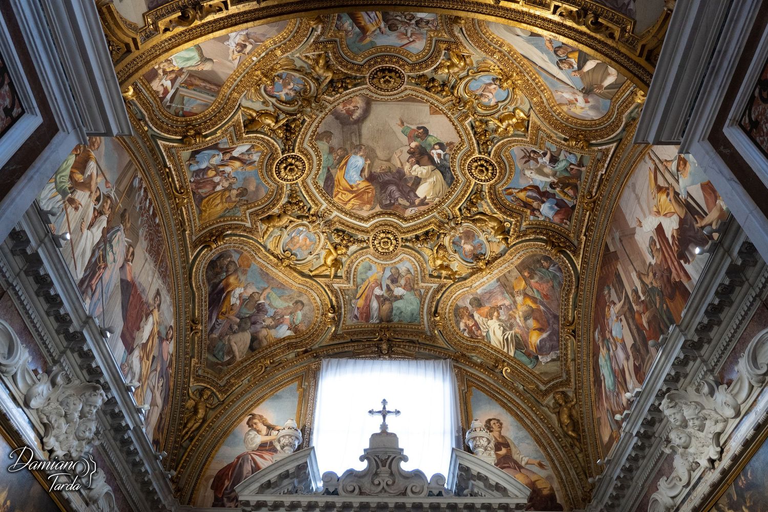 Napoli, foto di arte, beni culturali. Cupola