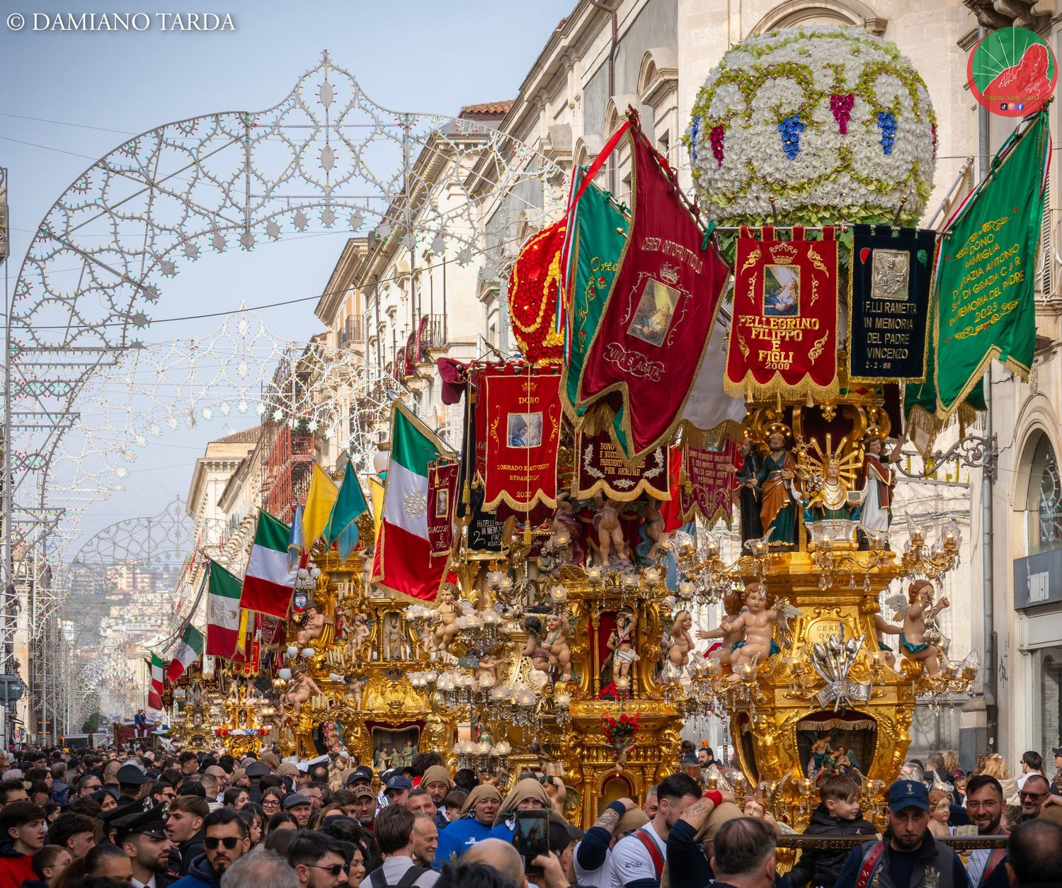 Le candelore di Sant'Agata in processione