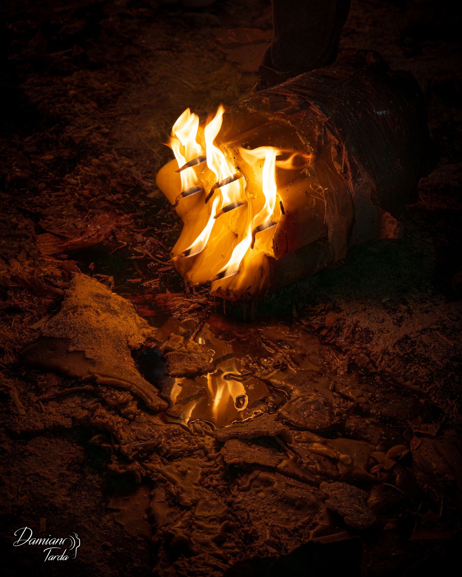 Cero festa di sant'Agata, fotografia simbolica, atmosfera intima e misteriosa.