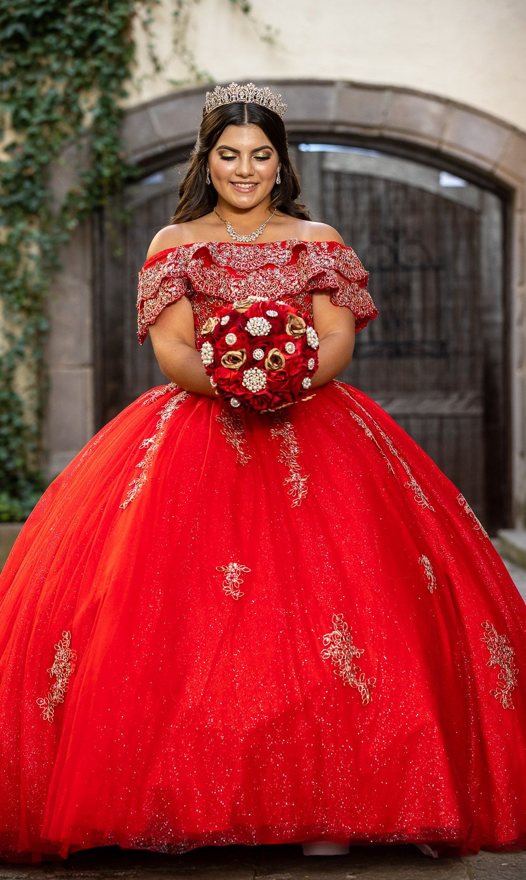 Quince Photographer near me, Quince Photos, Quince Flowers, affordable photographer, Quinceañera dress