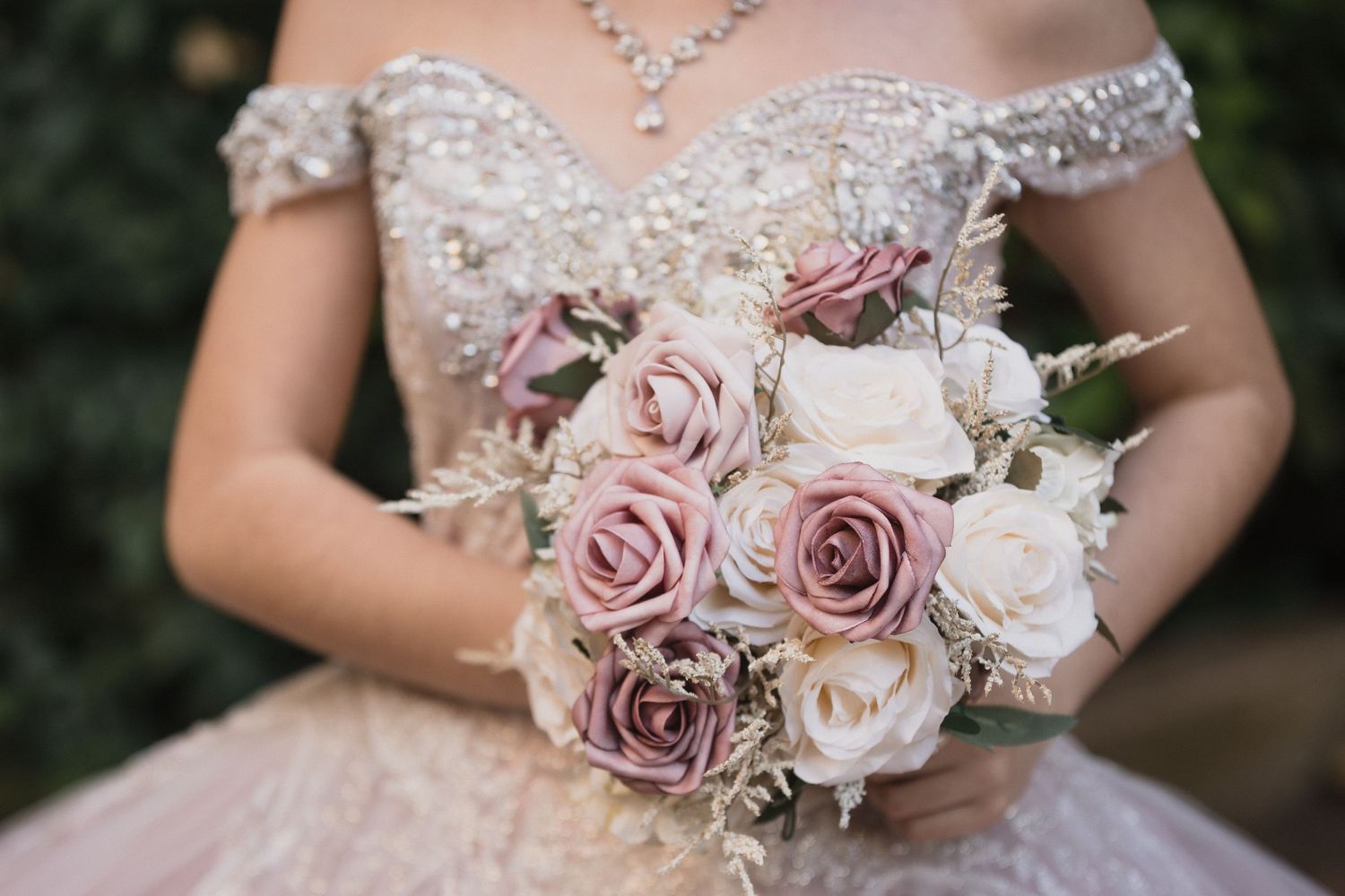 Quince Photographer near me, Quince Photos, Quince Flowers, affordable photographer, Quinceañera dress,