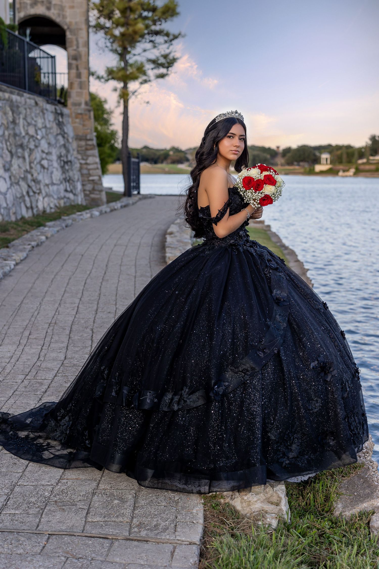 Quince Photographer near me, Quince Photos, Quince Flowers, affordable photographer, Quinceañera dress