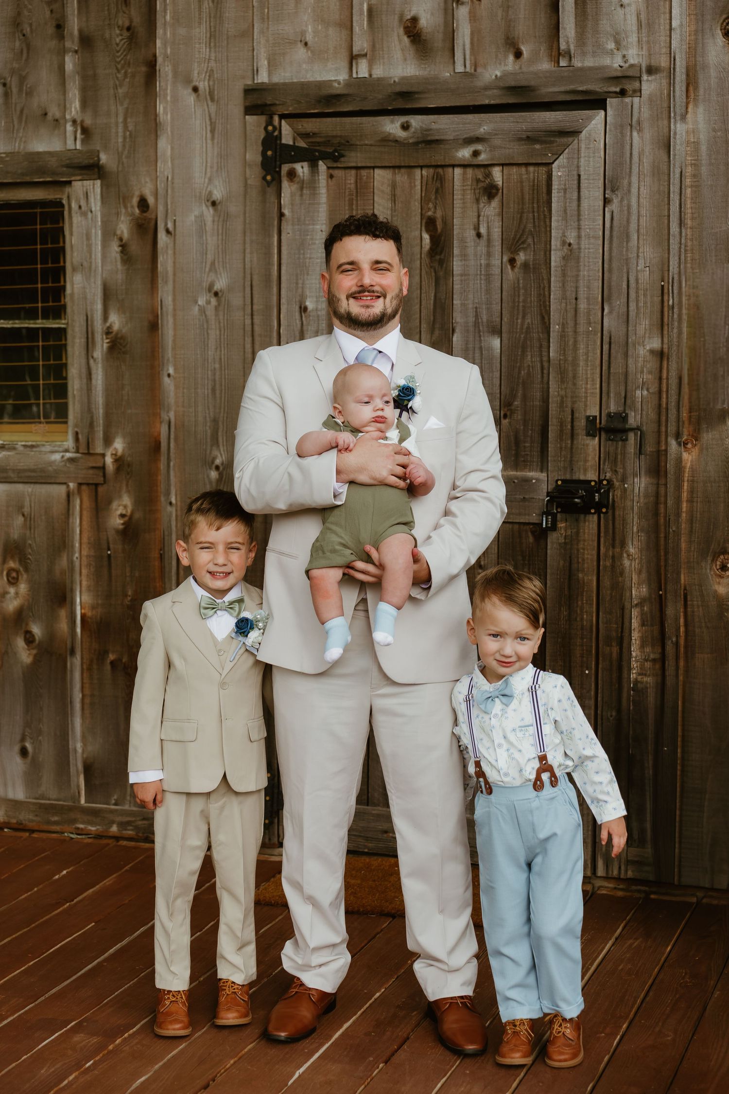 A sequence of four photos showing people in light beige suits and formal attire posing against a rustic wooden wall.