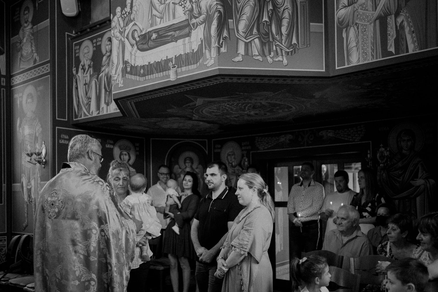 Фотограф за кръщене, заснемане на кръщене, фотограф свето кръщене, снимки на кръщене, карина беновска, фотограф софия, документален фотограф