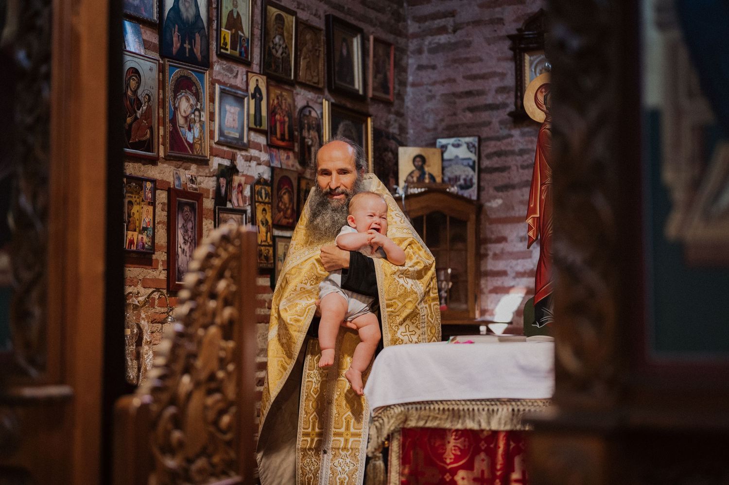 Фотограф за кръщене, заснемане на кръщене, фотограф свето кръщене, снимки на кръщене, карина беновска, фотограф софия, документален фотограф