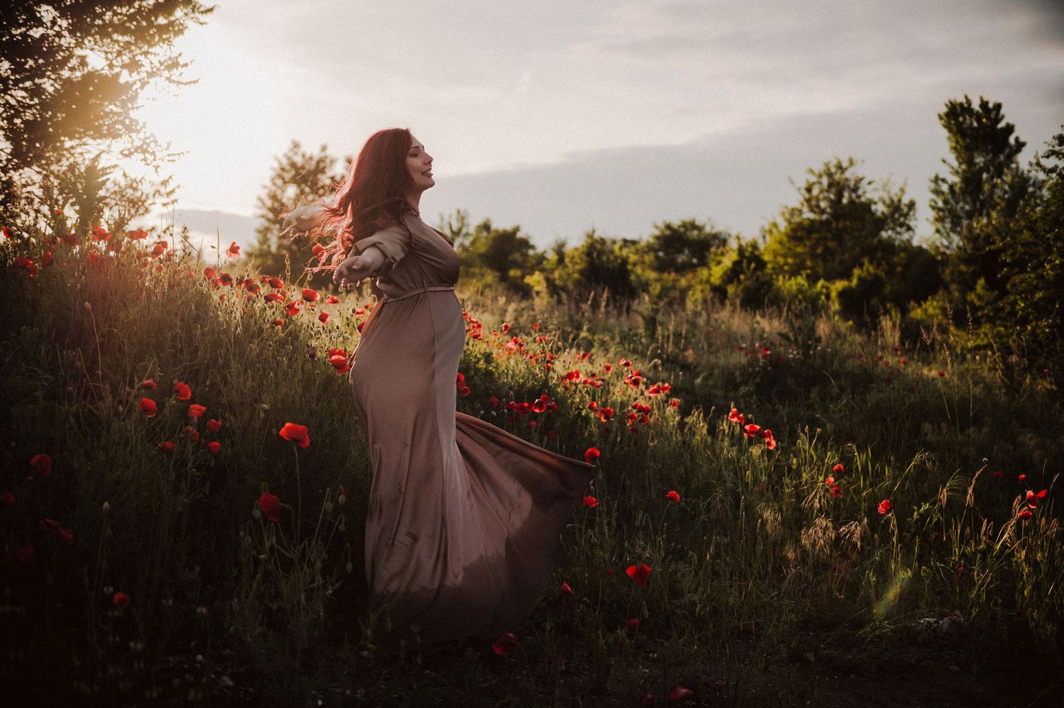Семеен фотограф, семейна фотосесия, бременна фотосесия, фотосесия по залез, семейна фотография, Карина Беновска, фотосесия в полето